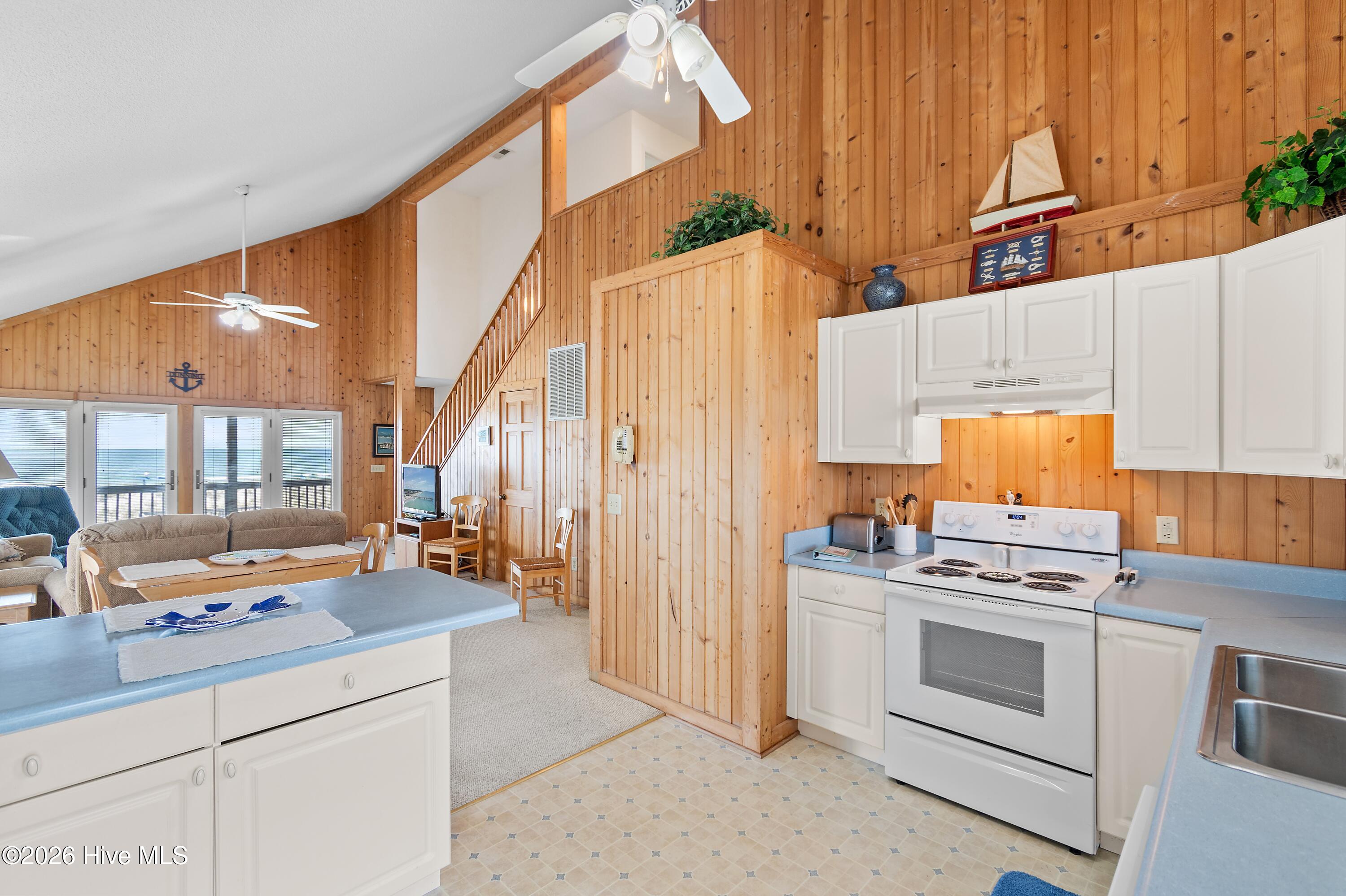 2203 E Beach Drive Property Photo 34
