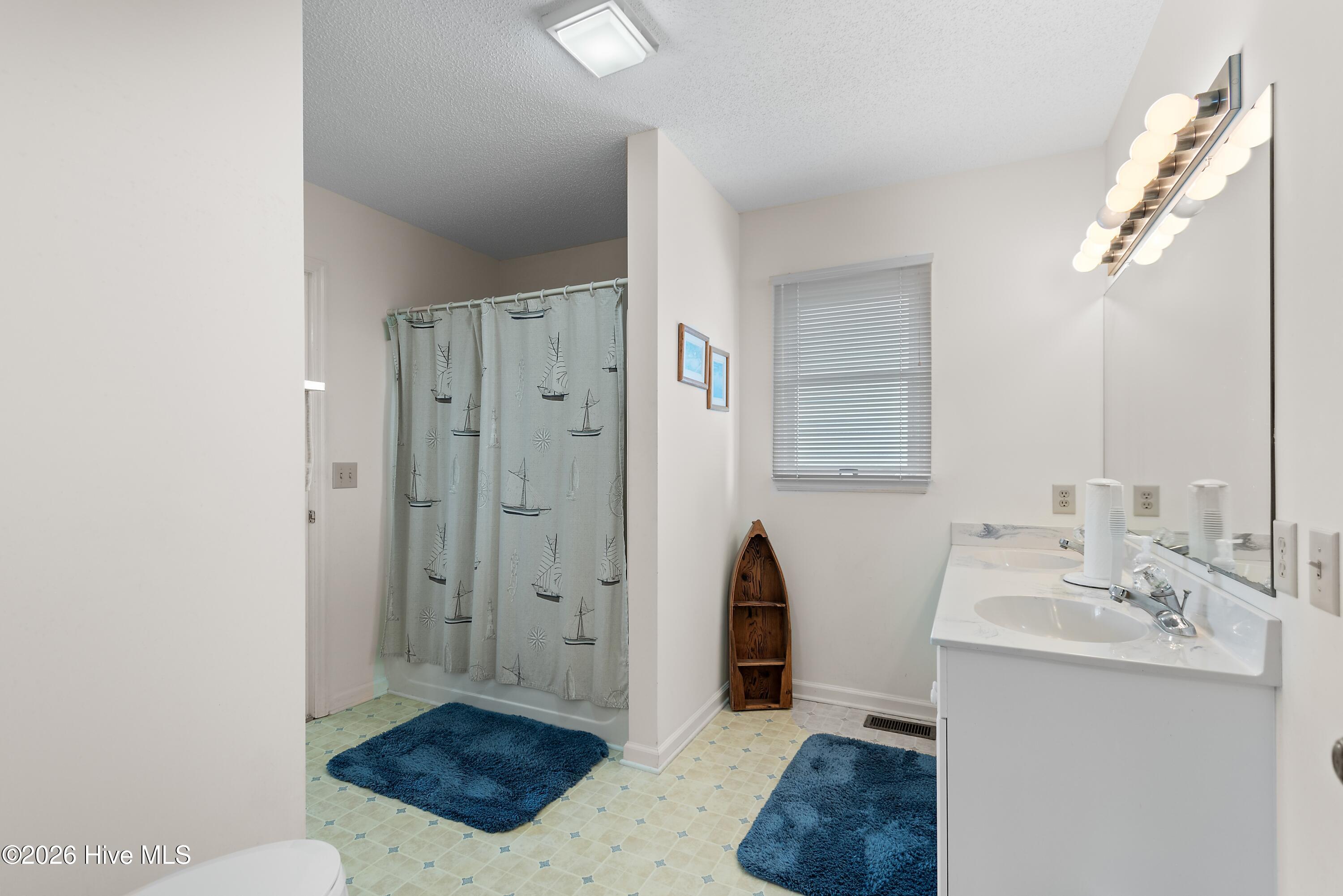 2203 E Beach Drive Property Photo 40