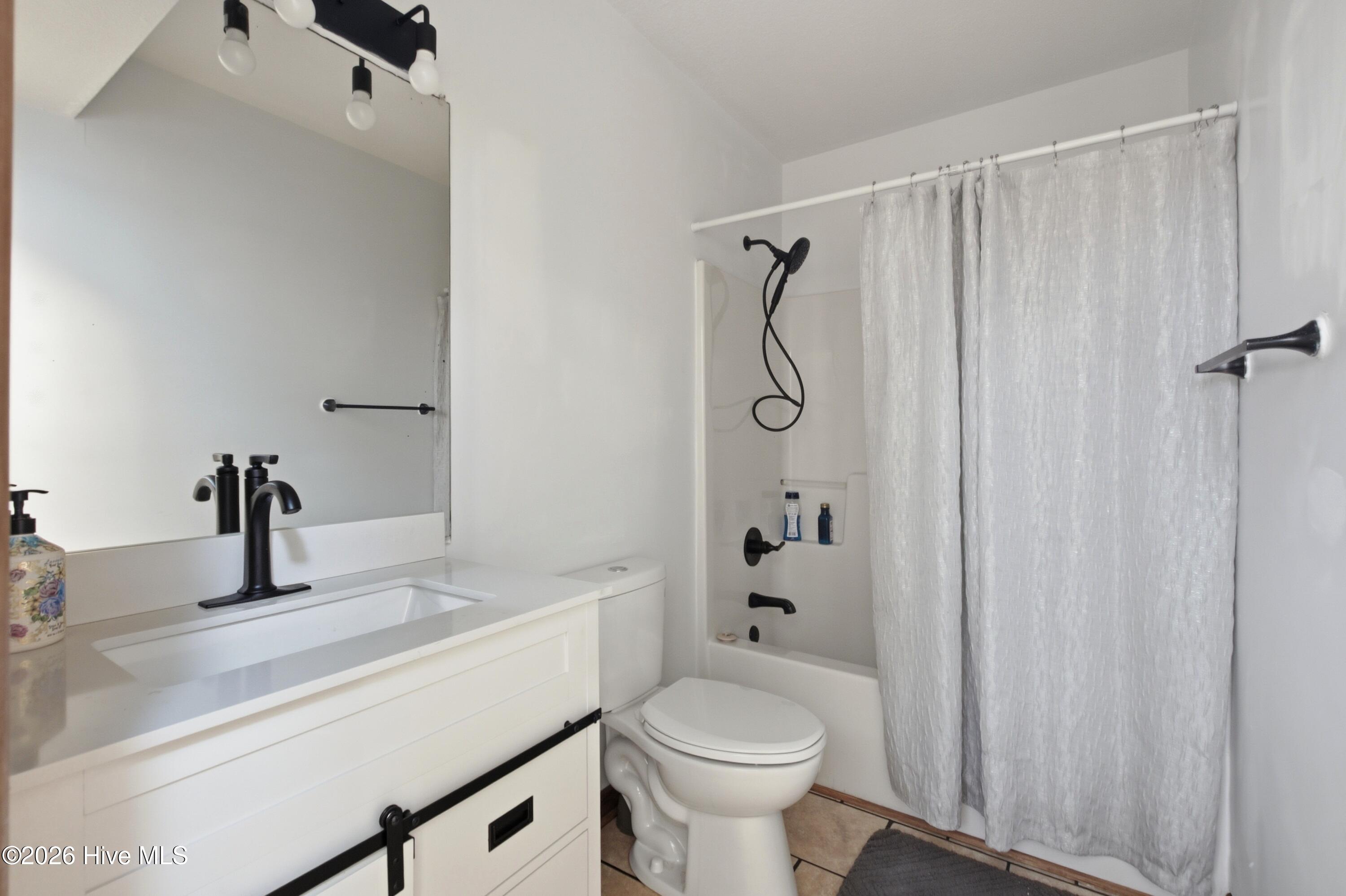 309 W Durham Street Property Photo 34