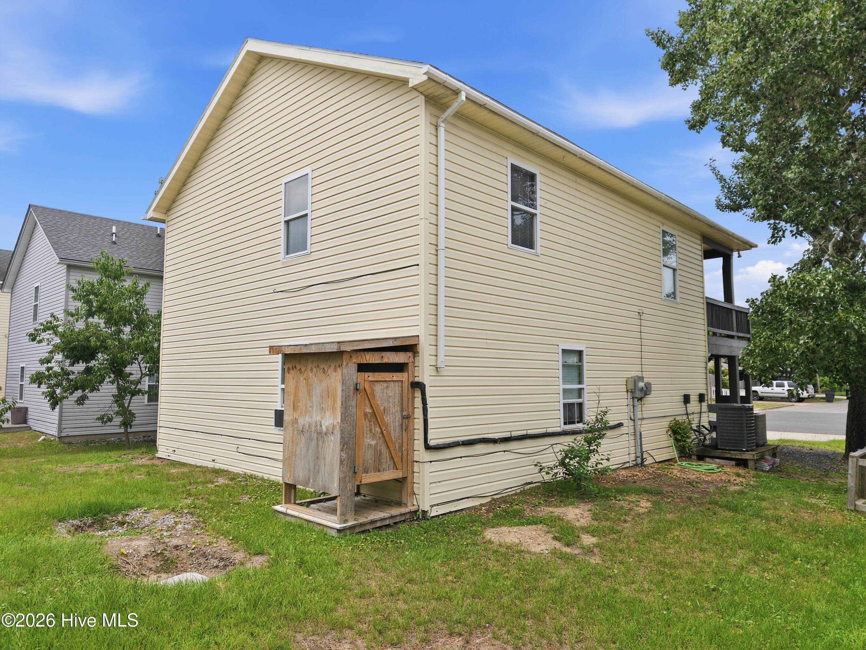 309 W Durham Street Property Photo 44