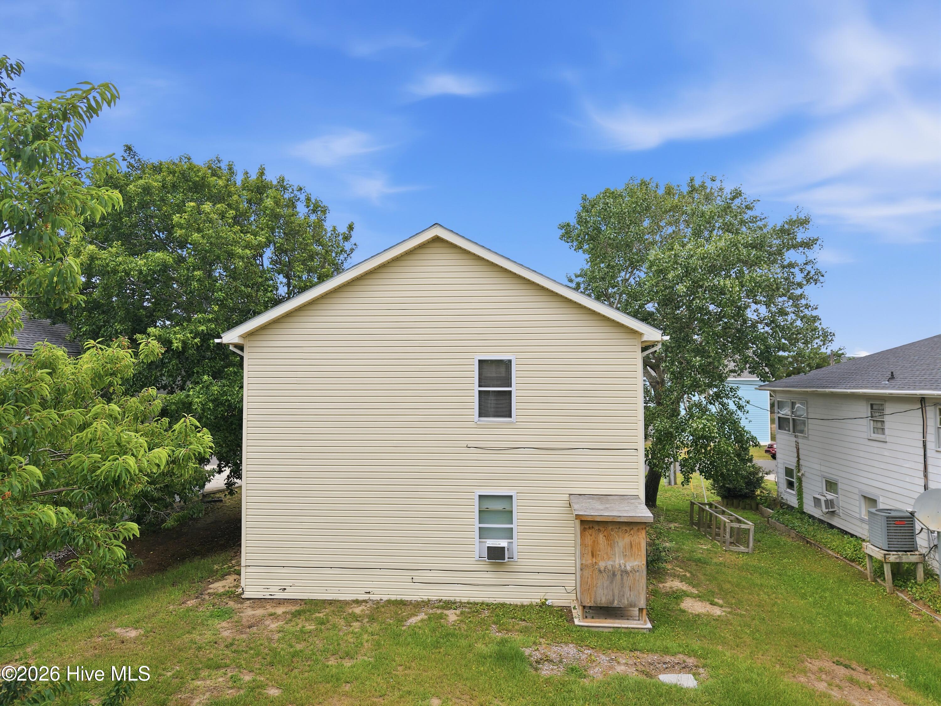 309 W Durham Street Property Photo 46