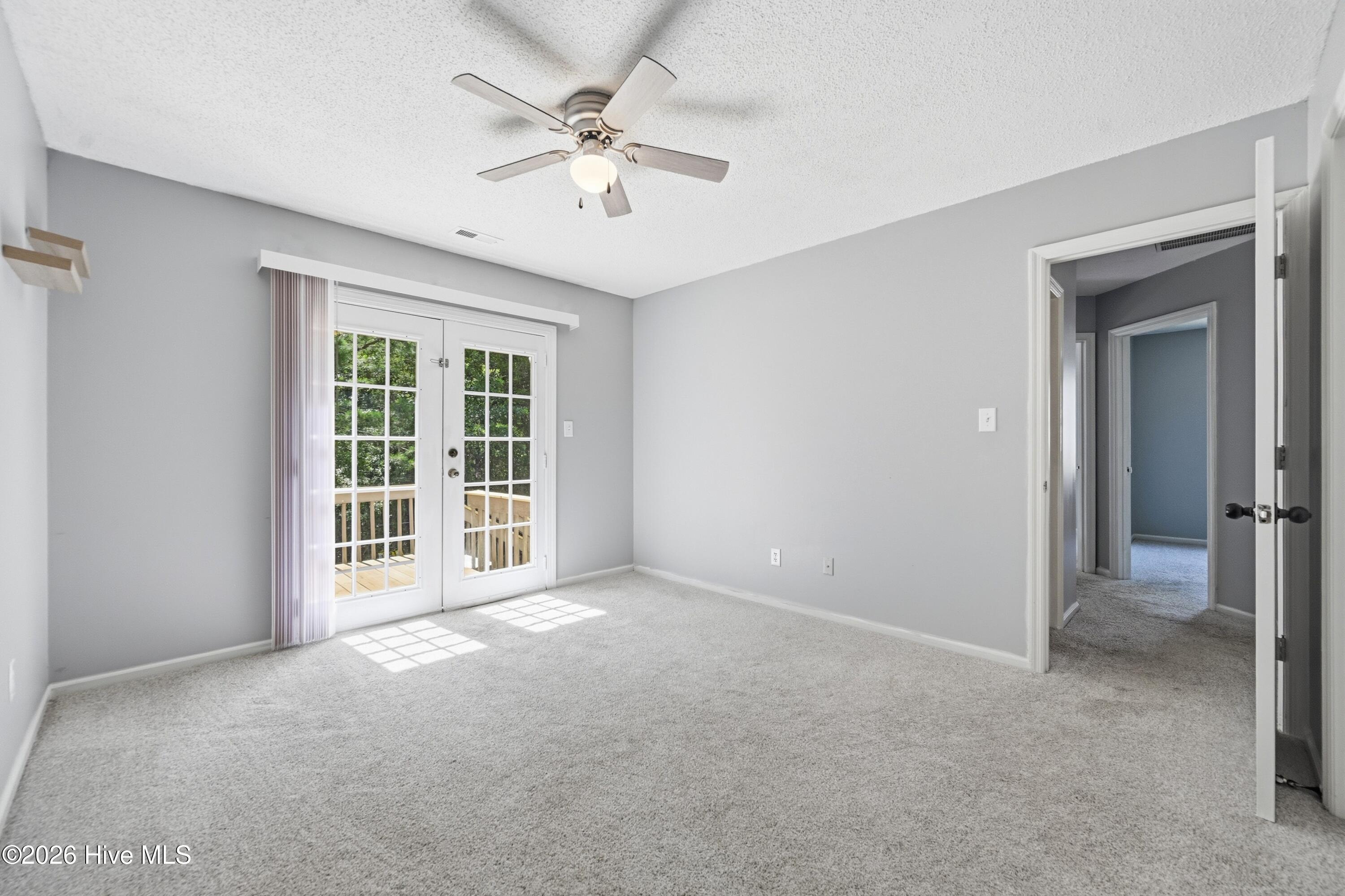 627 S Hampton Drive Property Photo 17