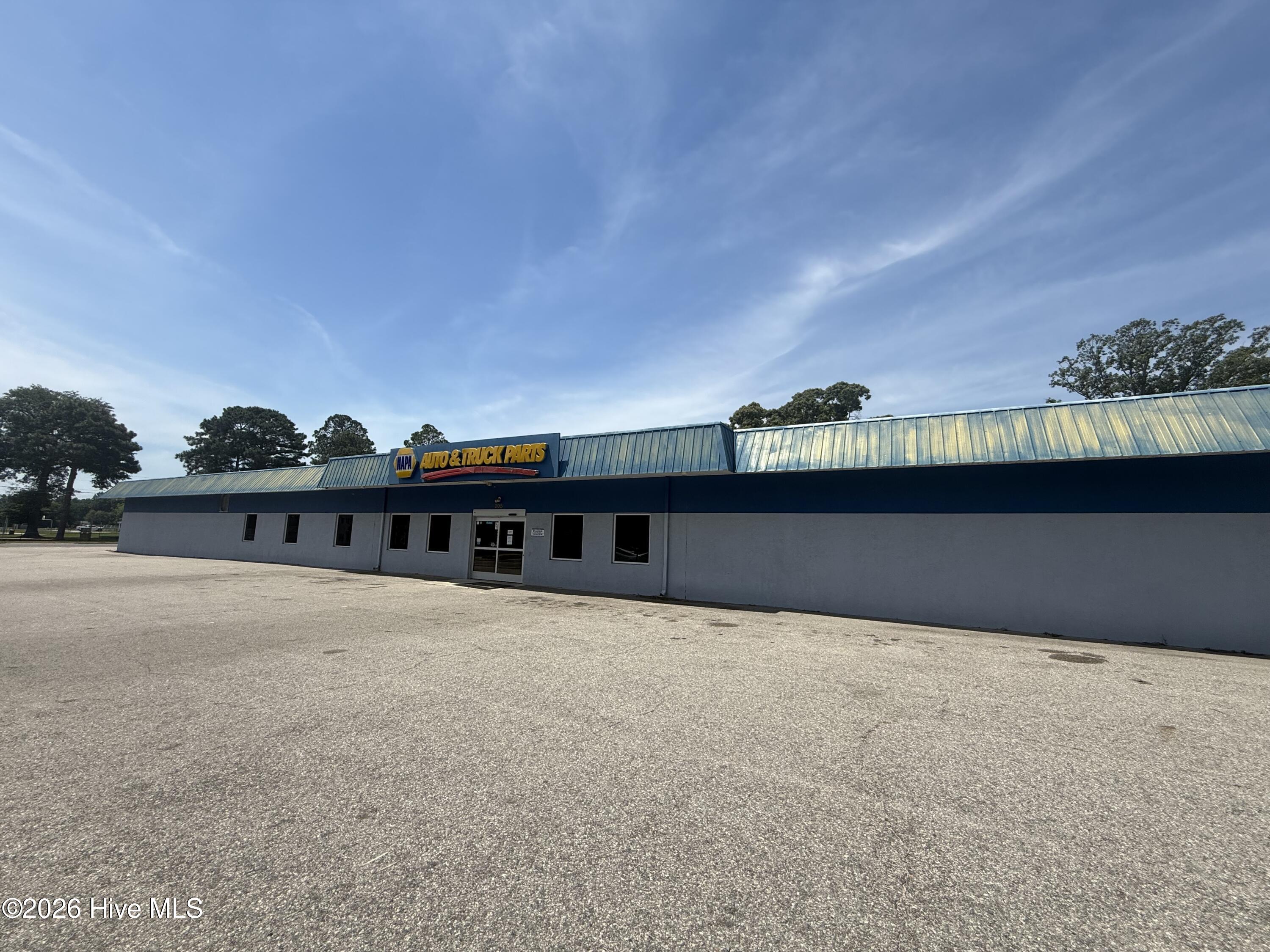 105 N East Street Property Photo 1