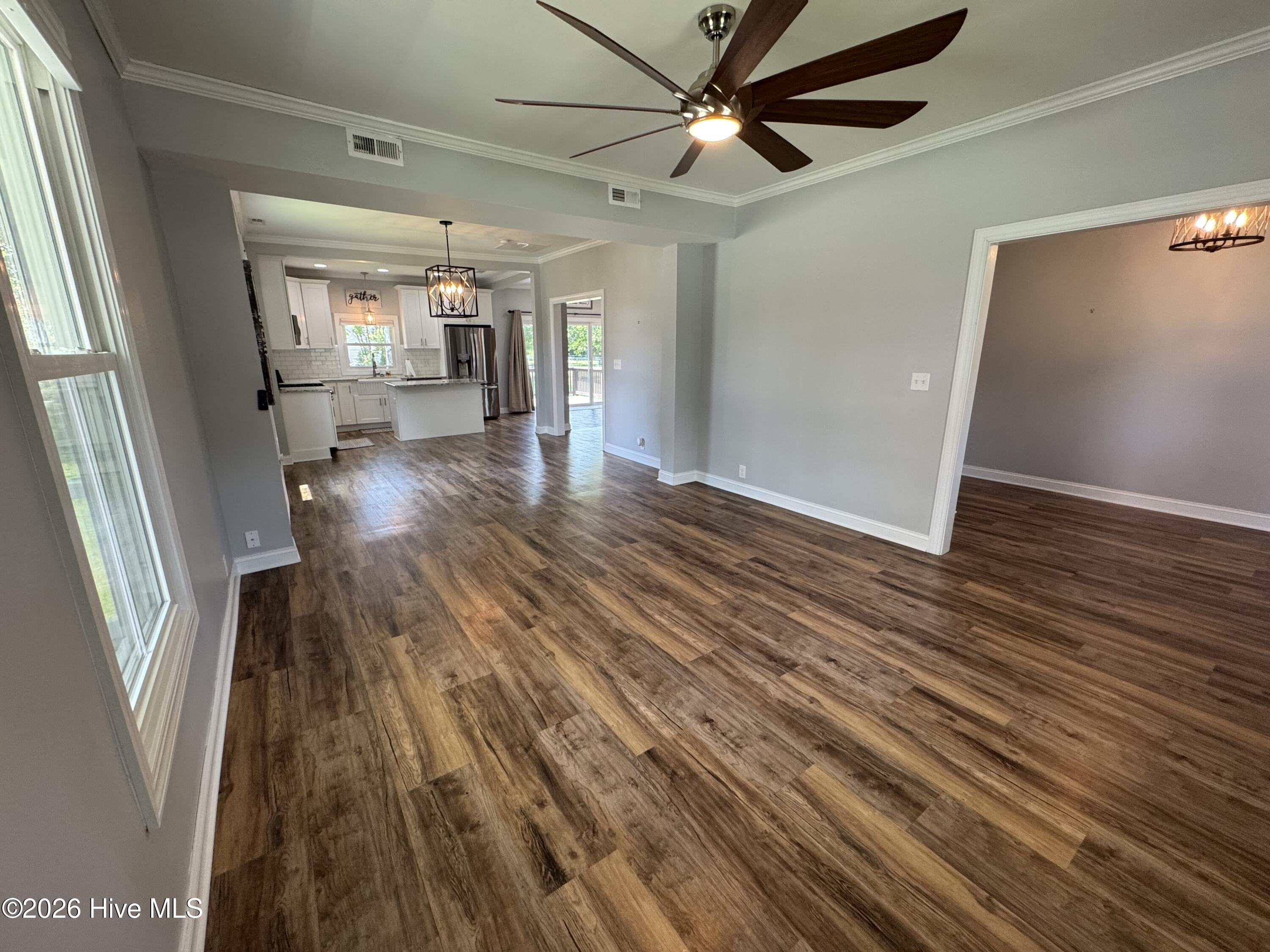 702 N Charlotte Street Property Photo 7