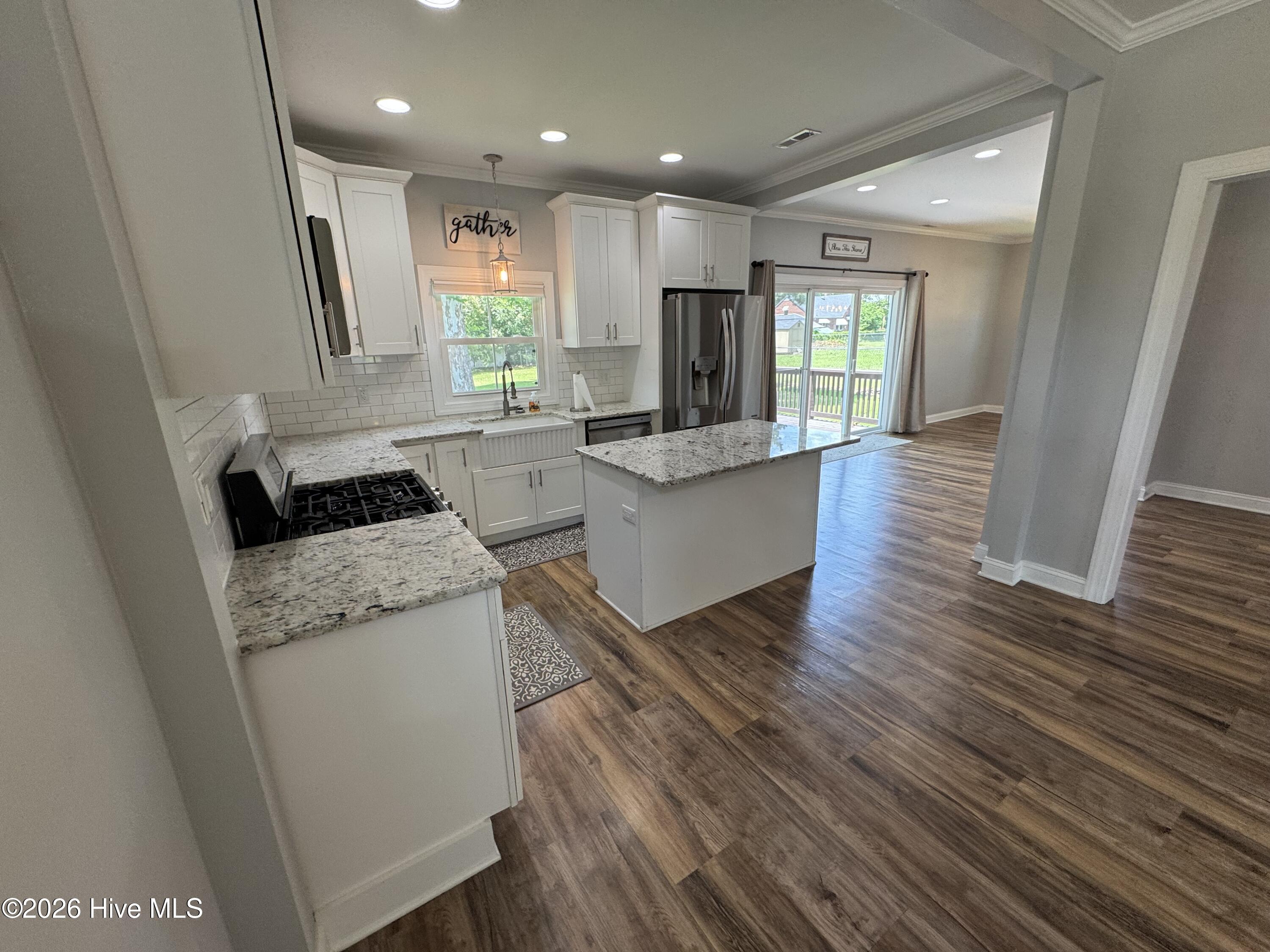 702 N Charlotte Street Property Photo 11