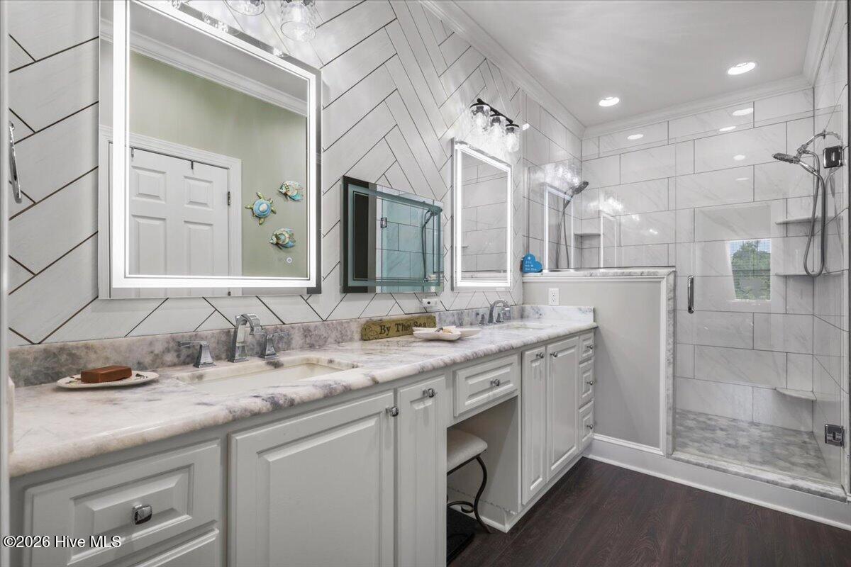 105 Pointe Drive Property Photo 12
