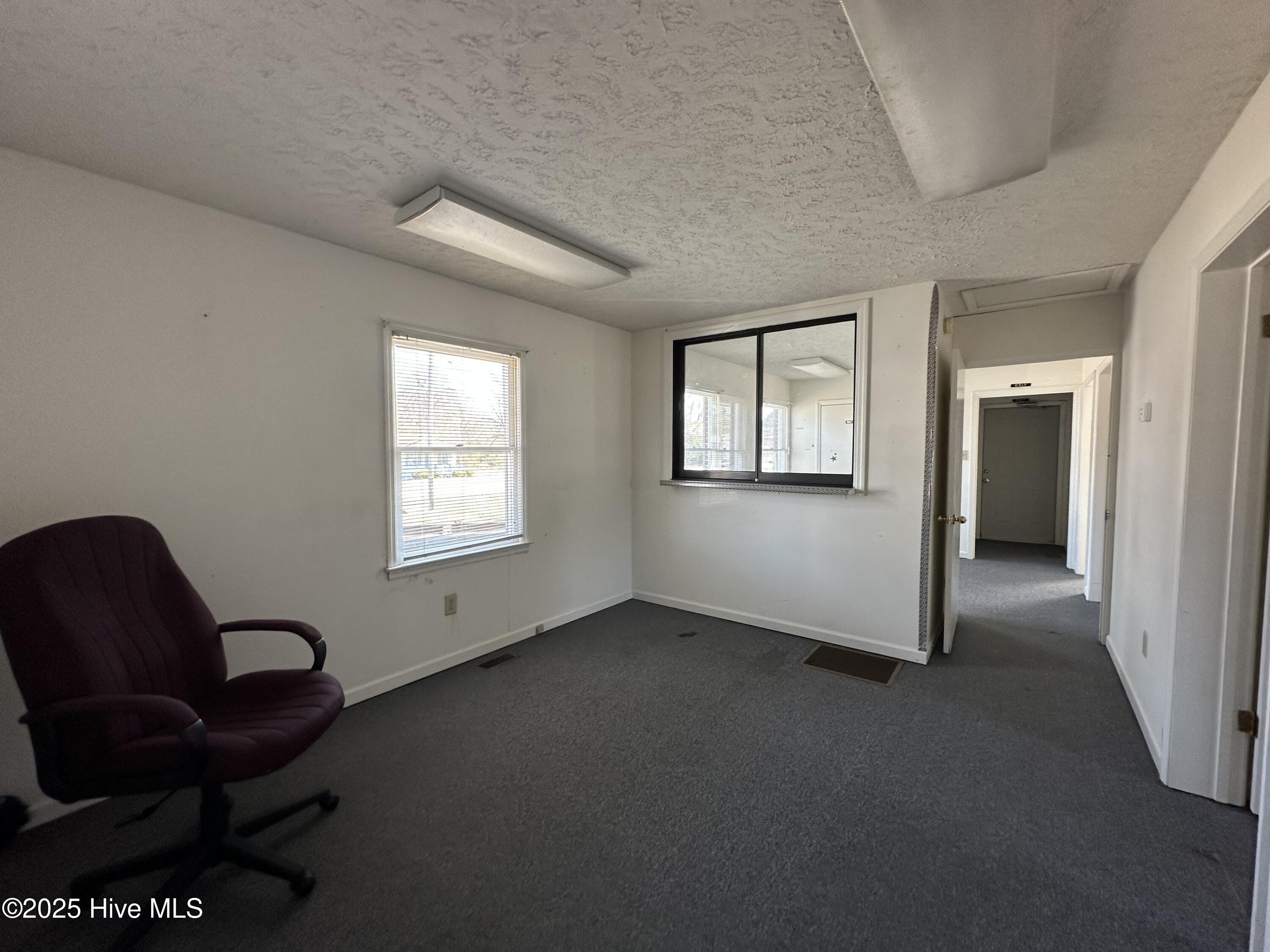 101 Sutton Drive Property Photo 3