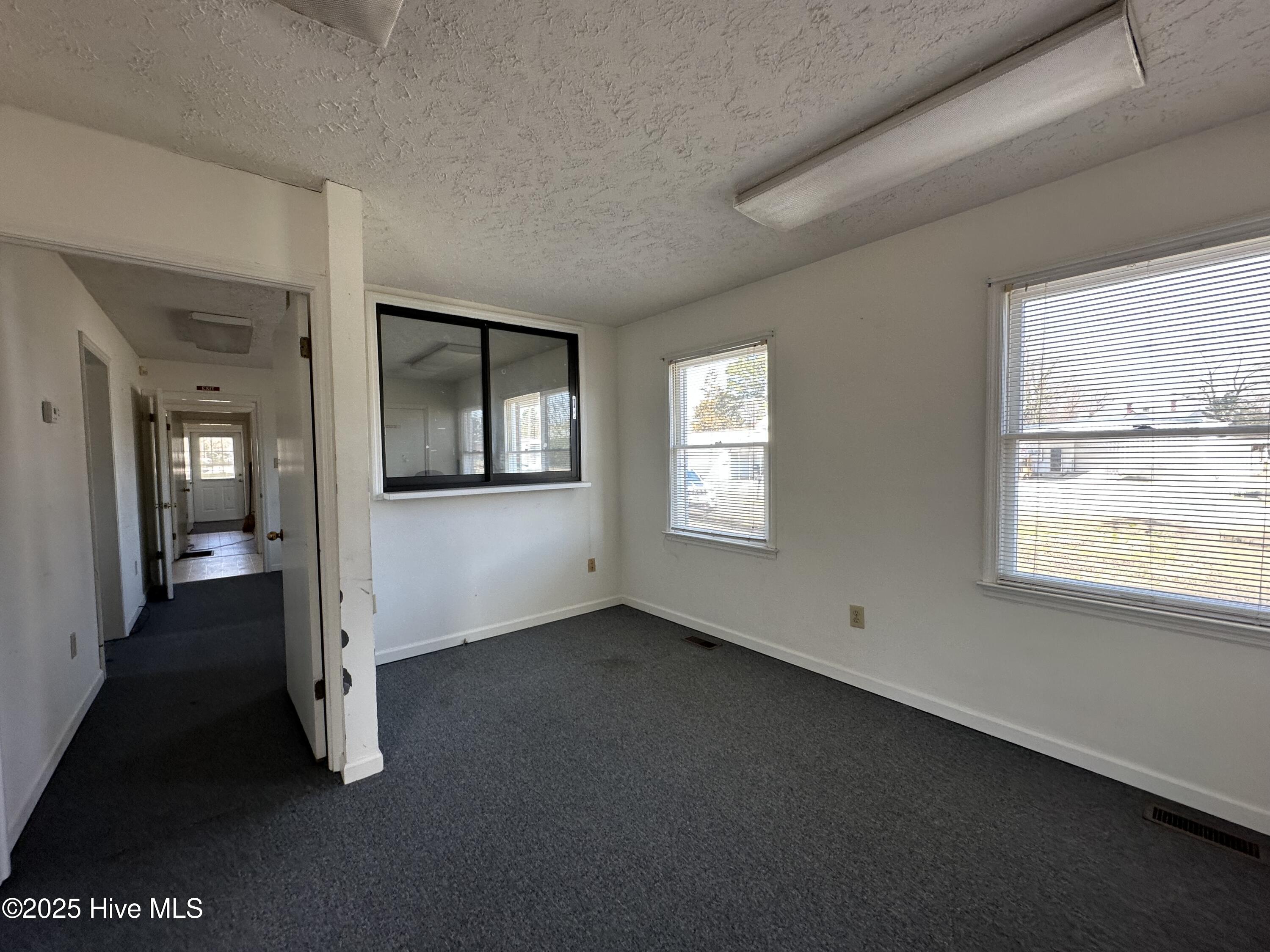 101 Sutton Drive Property Photo 4