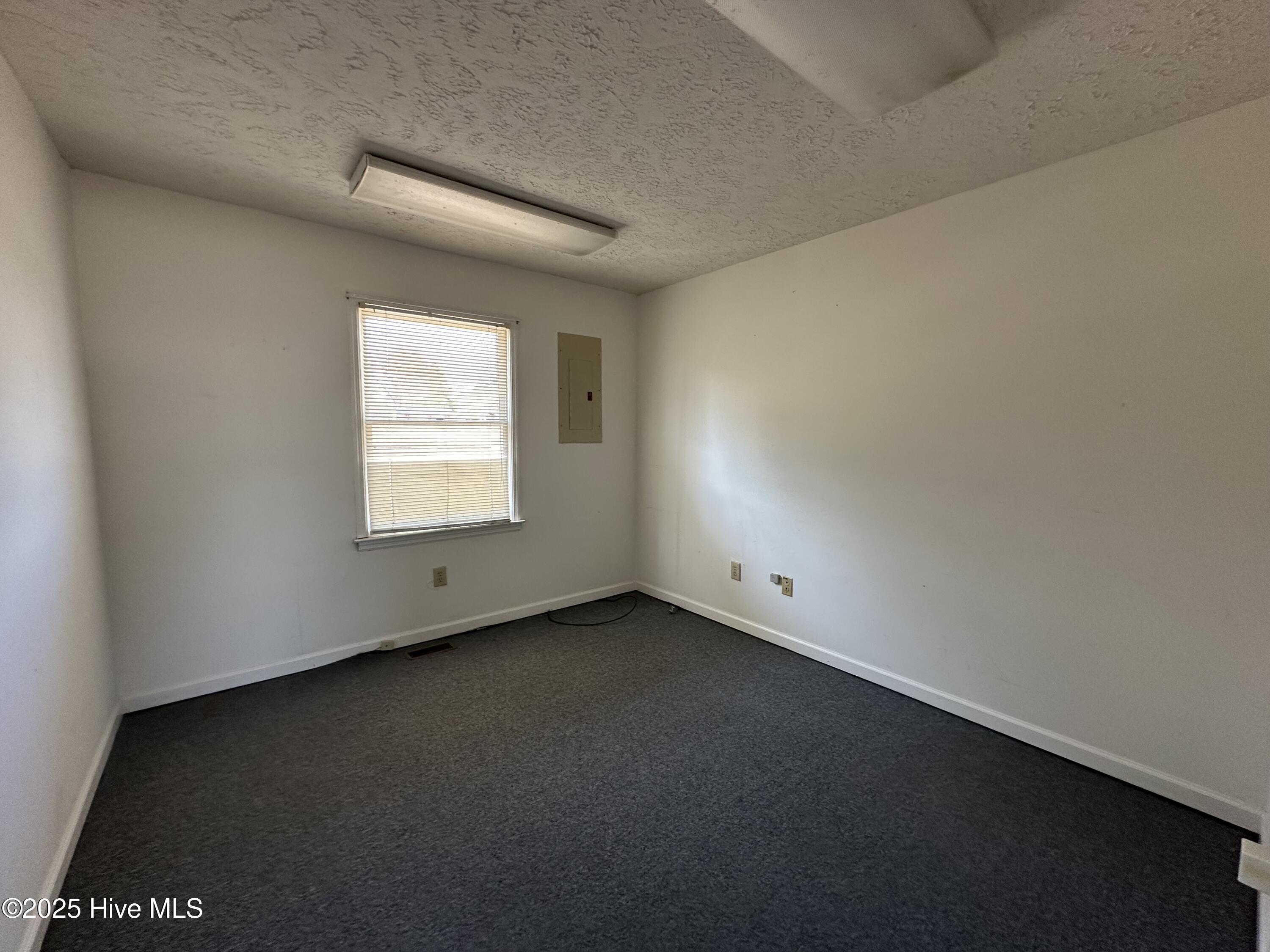 101 Sutton Drive Property Photo 7