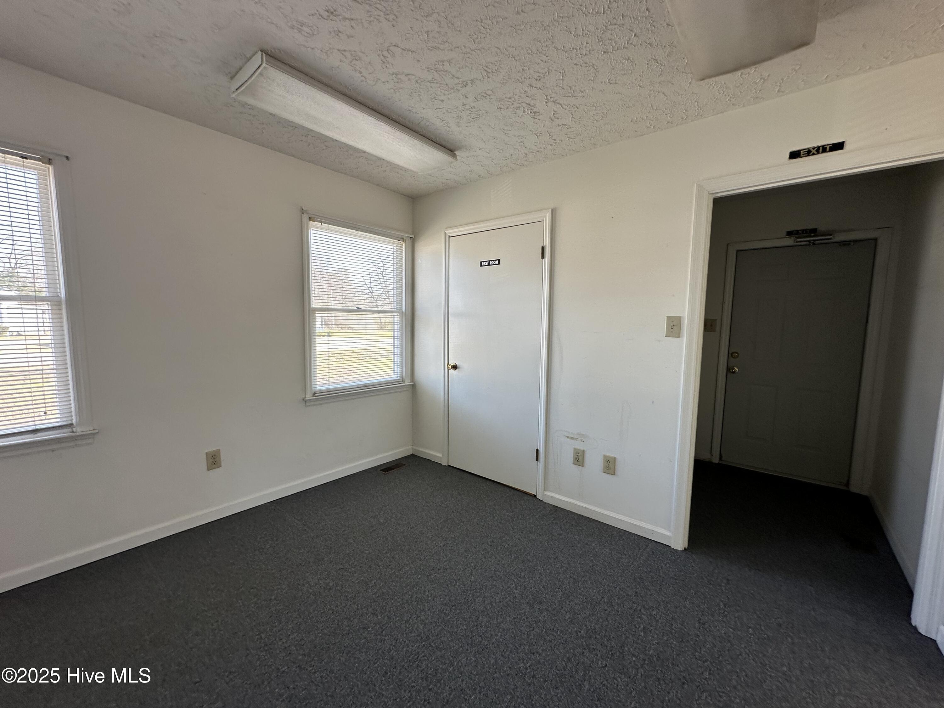 101 Sutton Drive Property Photo 9
