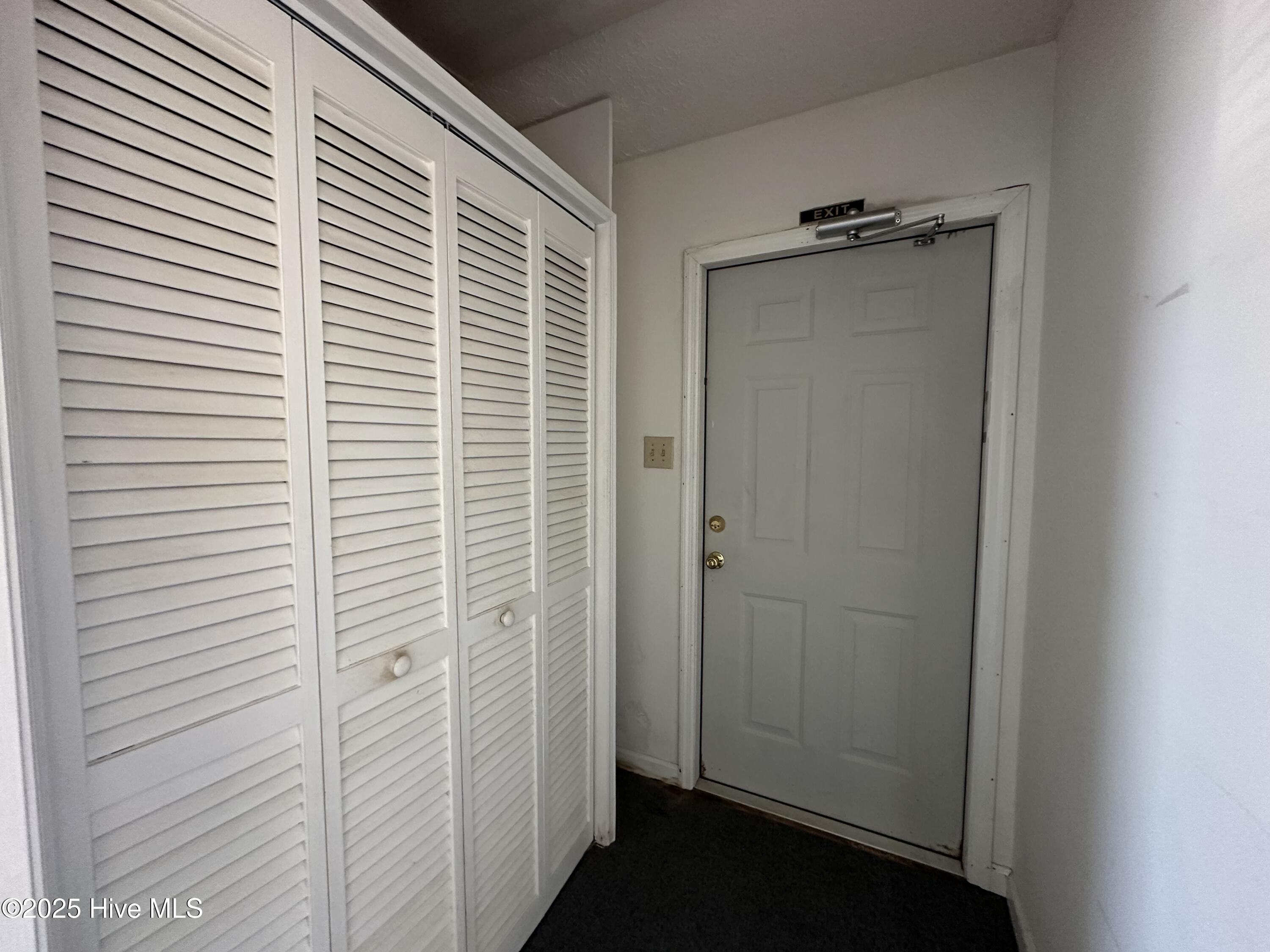 101 Sutton Drive Property Photo 11
