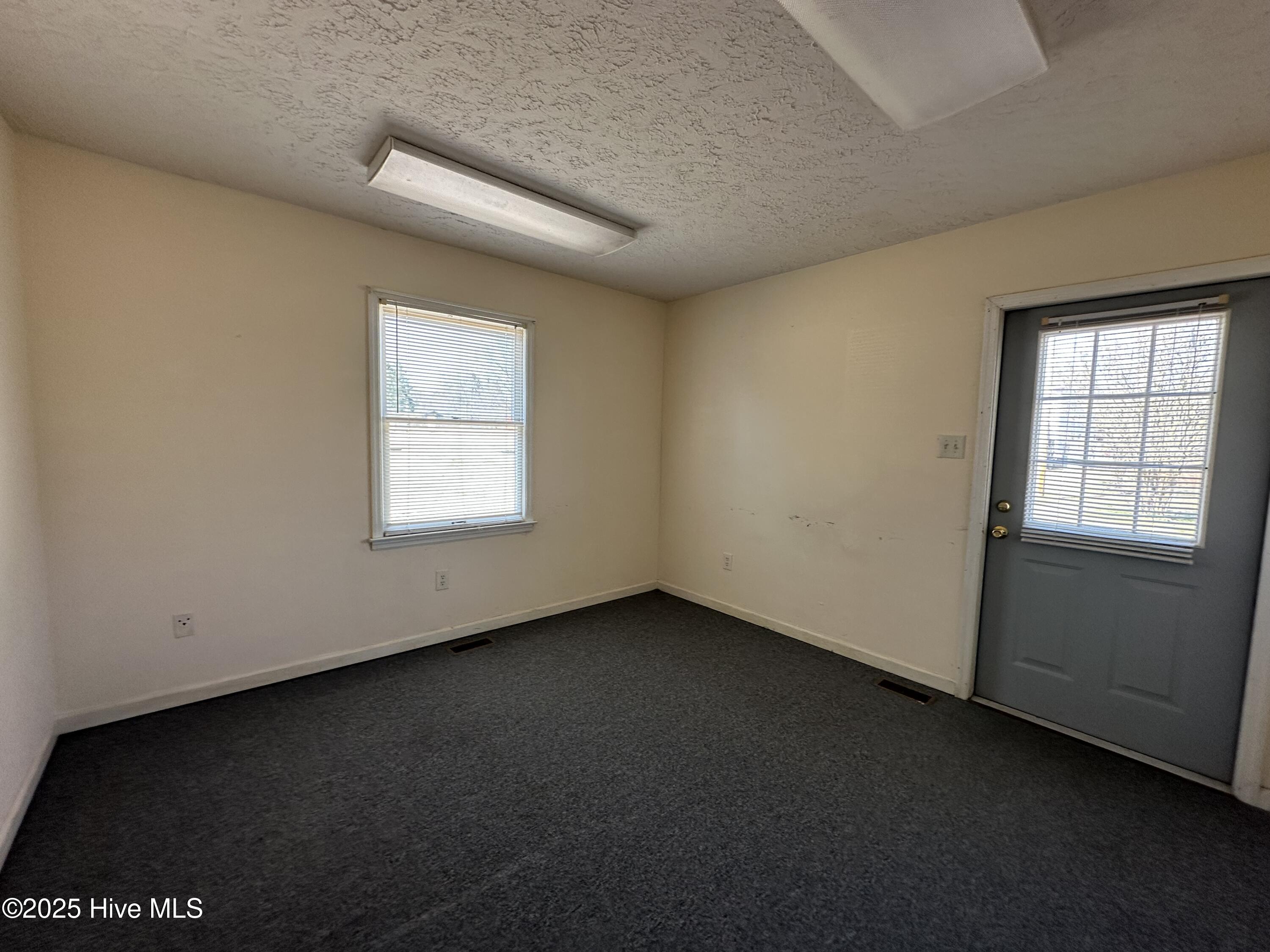 101 Sutton Drive Property Photo 12