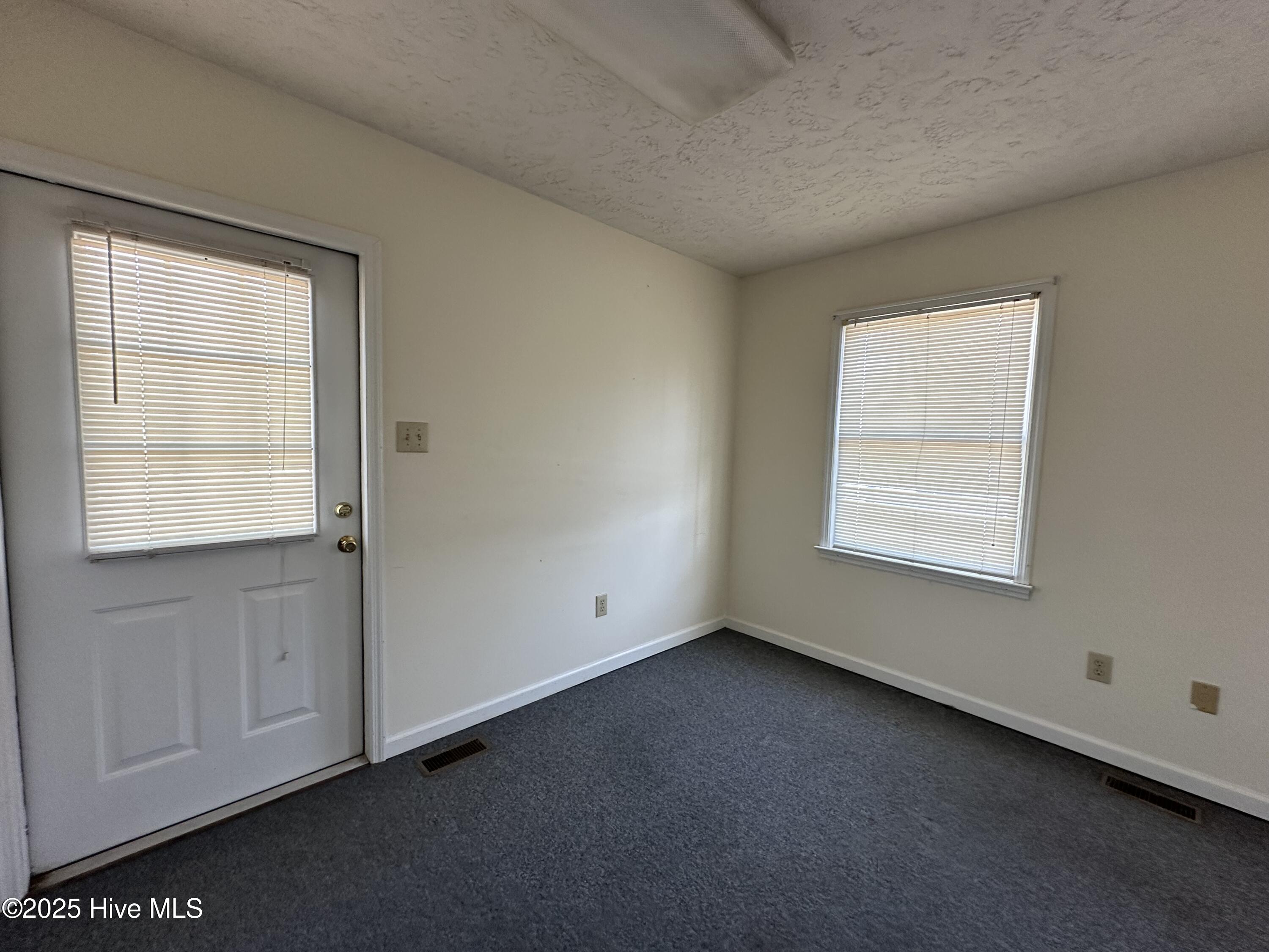 101 Sutton Drive Property Photo 14