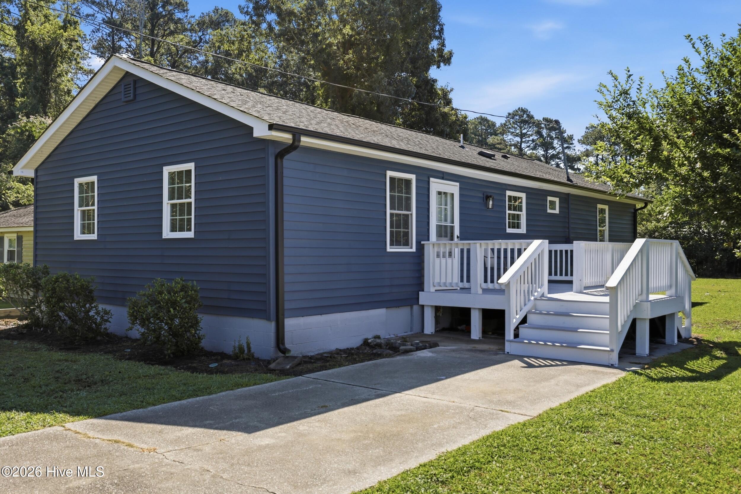 305 Beachview Drive Property Photo 31