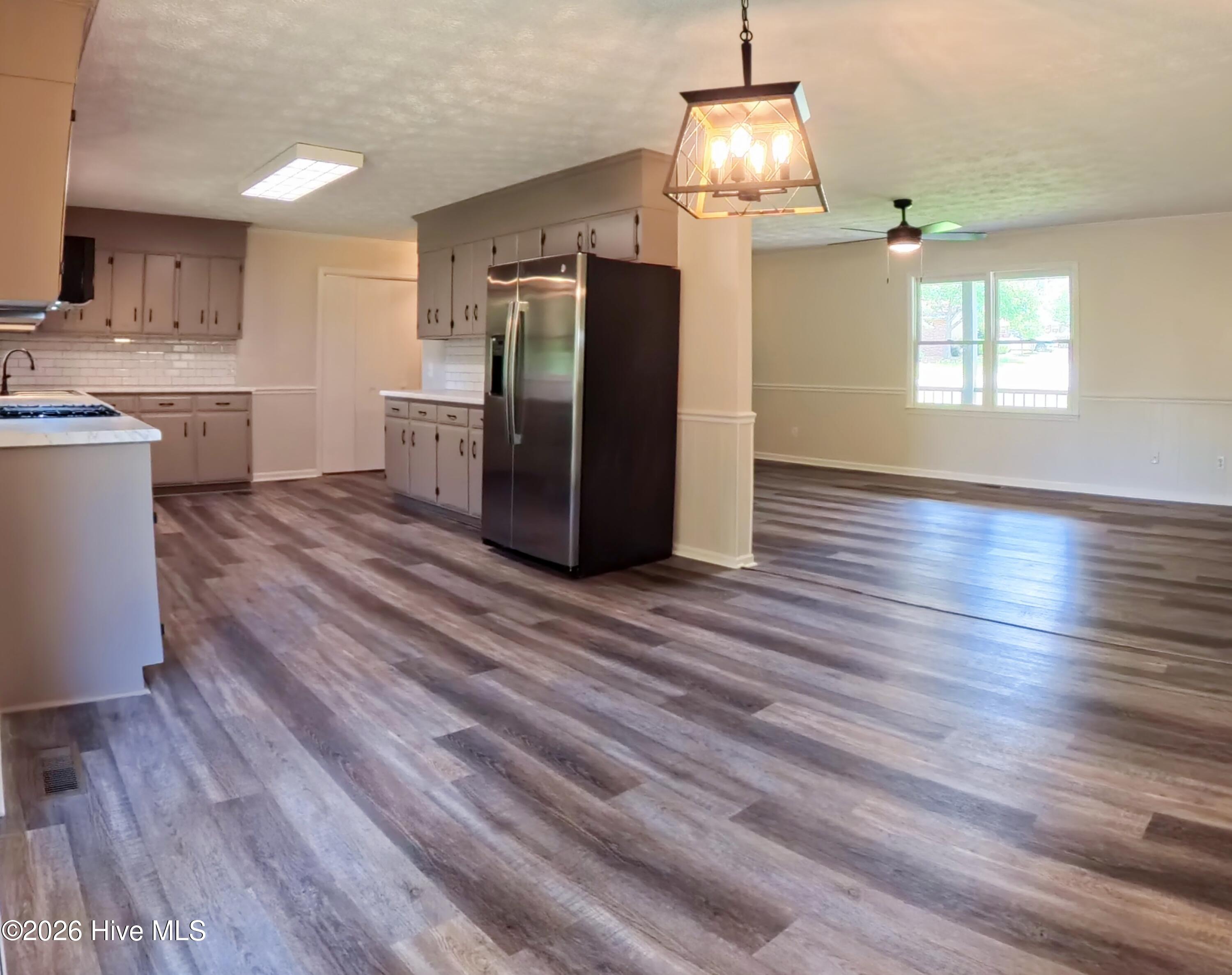 1163 Fairlane Drive Property Photo 8