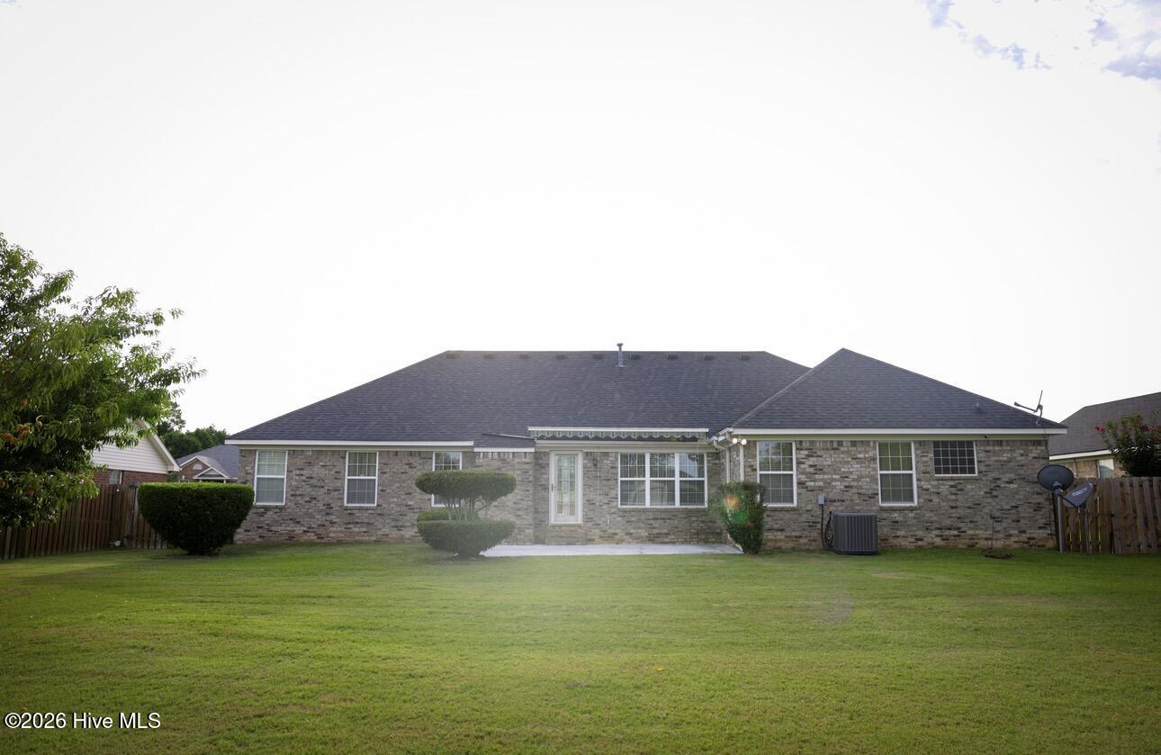 3388 Thames Place Property Photo 17