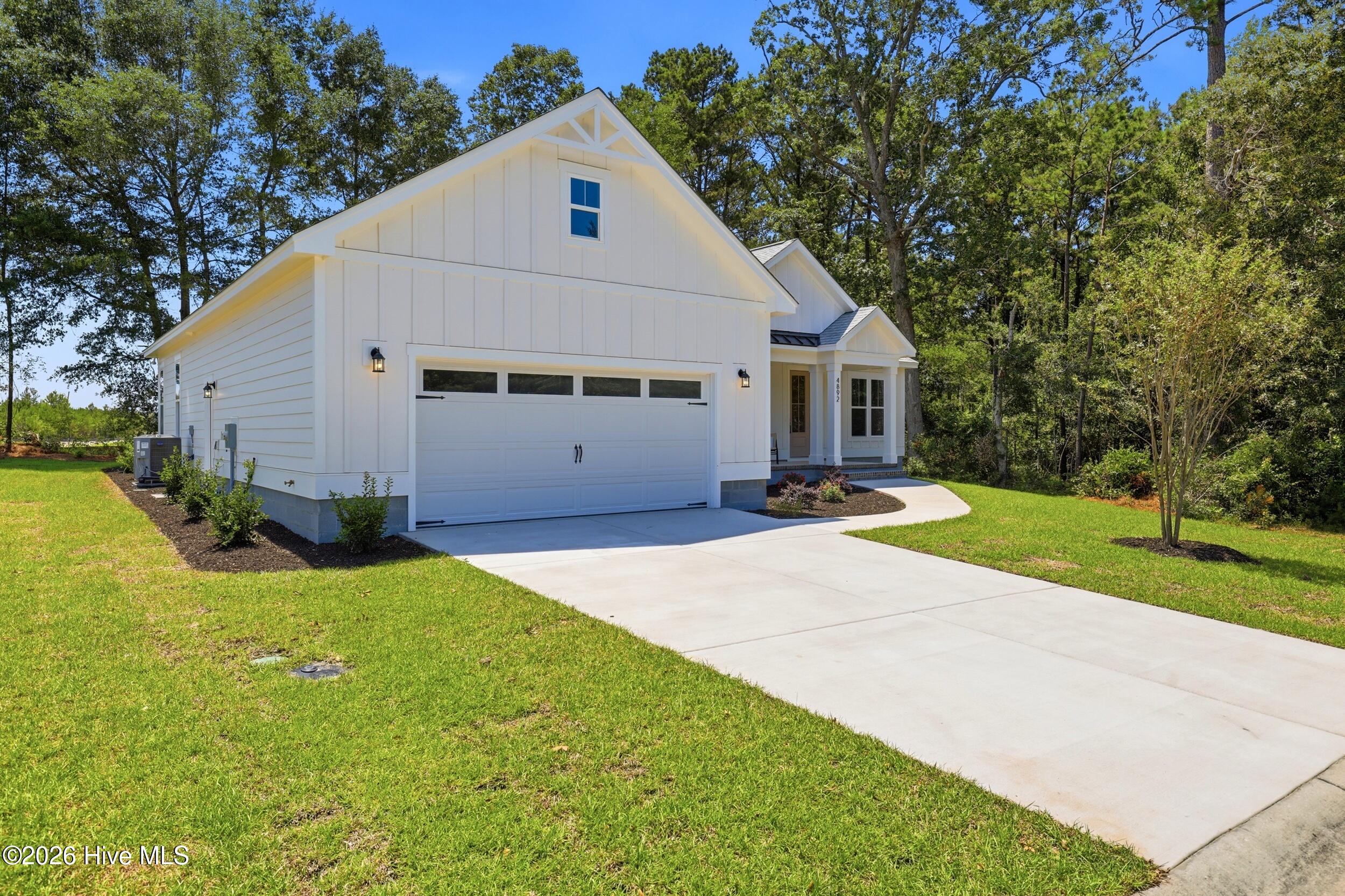 4892 Streamwood Circle Property Photo 3