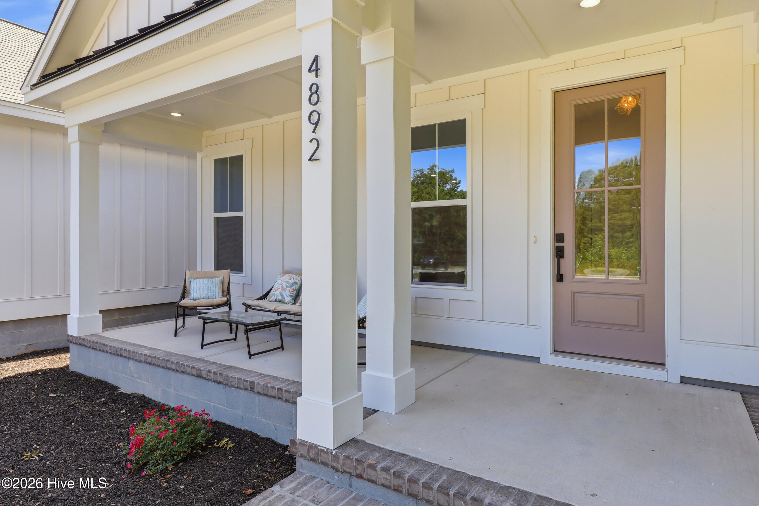 4892 Streamwood Circle Property Photo 4