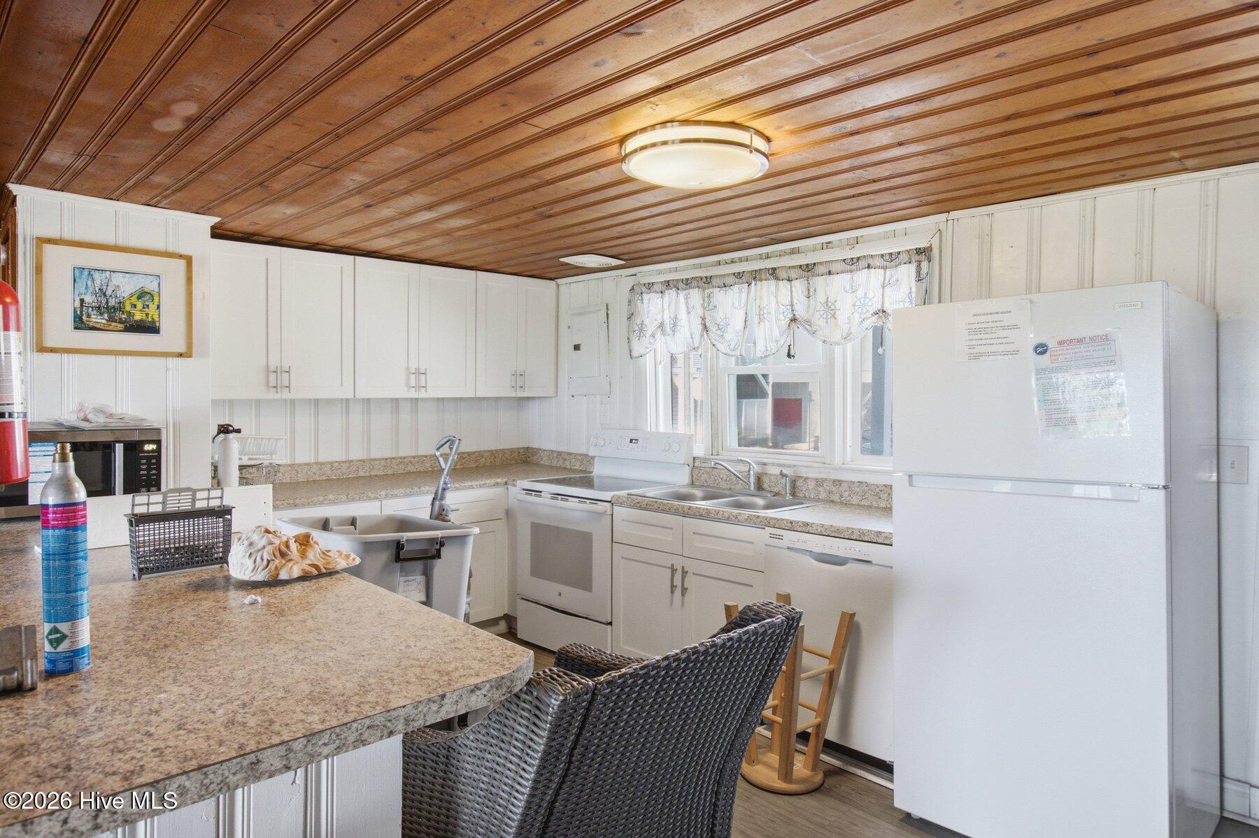 500 Carolina Beach Avenue N Property Photo 7