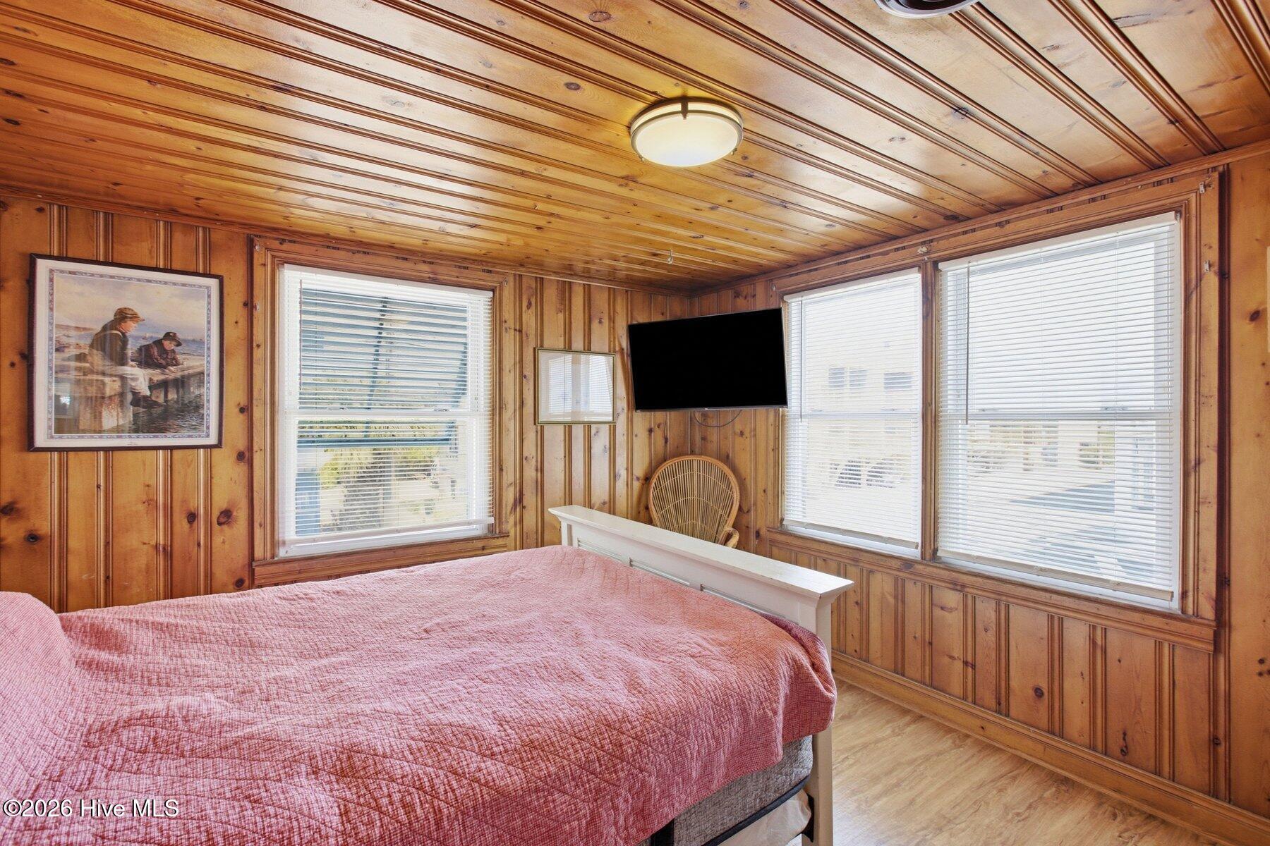 500 Carolina Beach Avenue N Property Photo 8