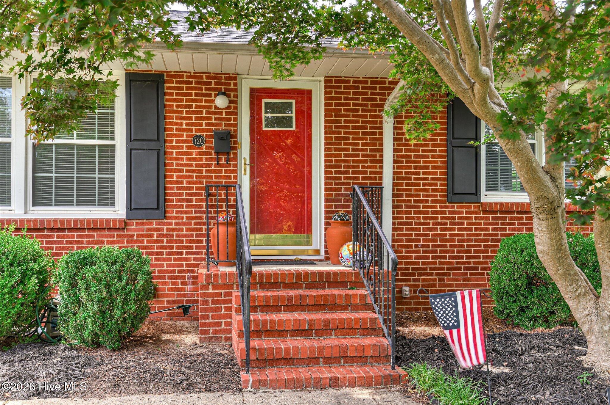 720 Riverview Drive Property Photo 4