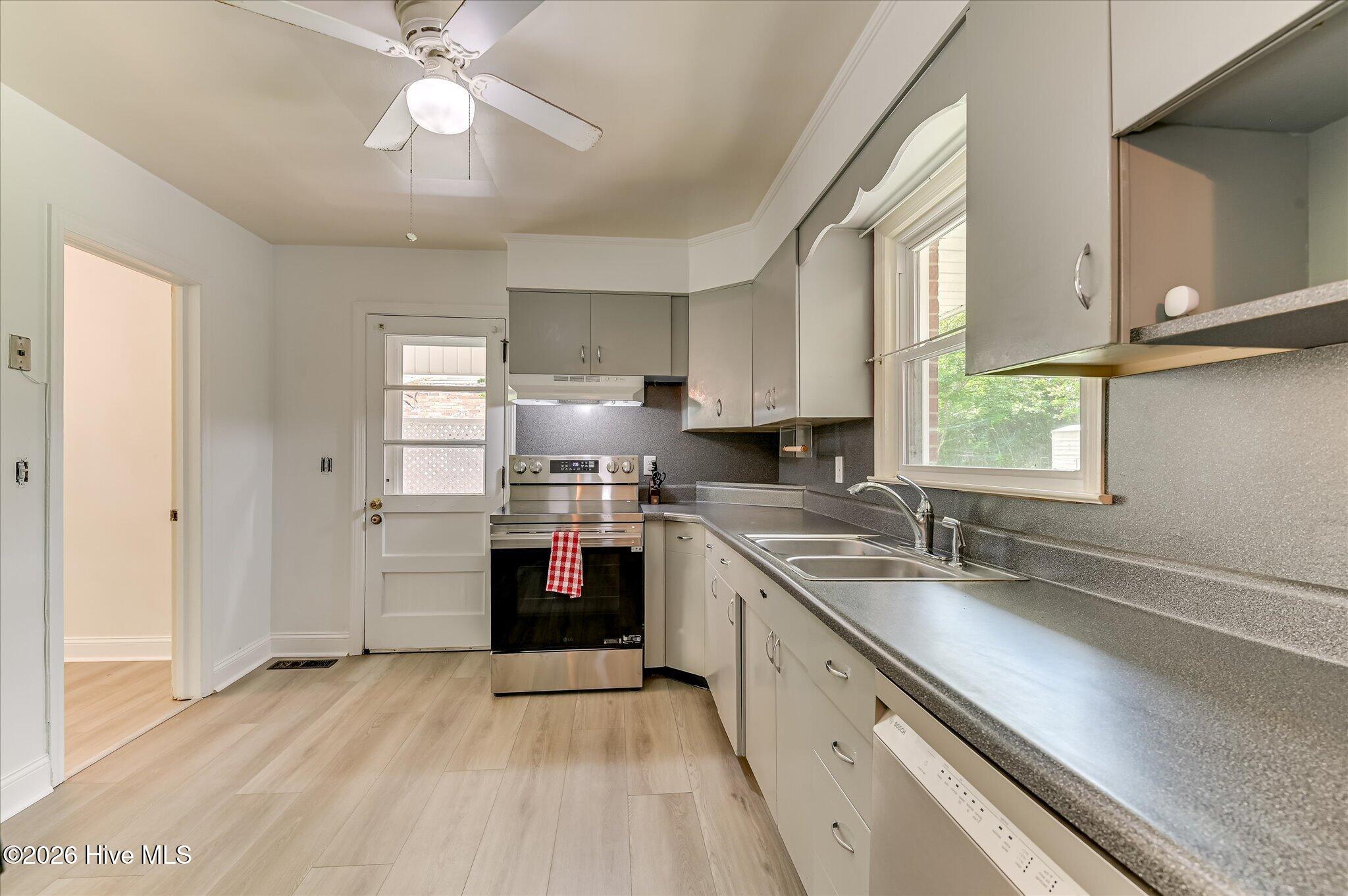 720 Riverview Drive Property Photo 12