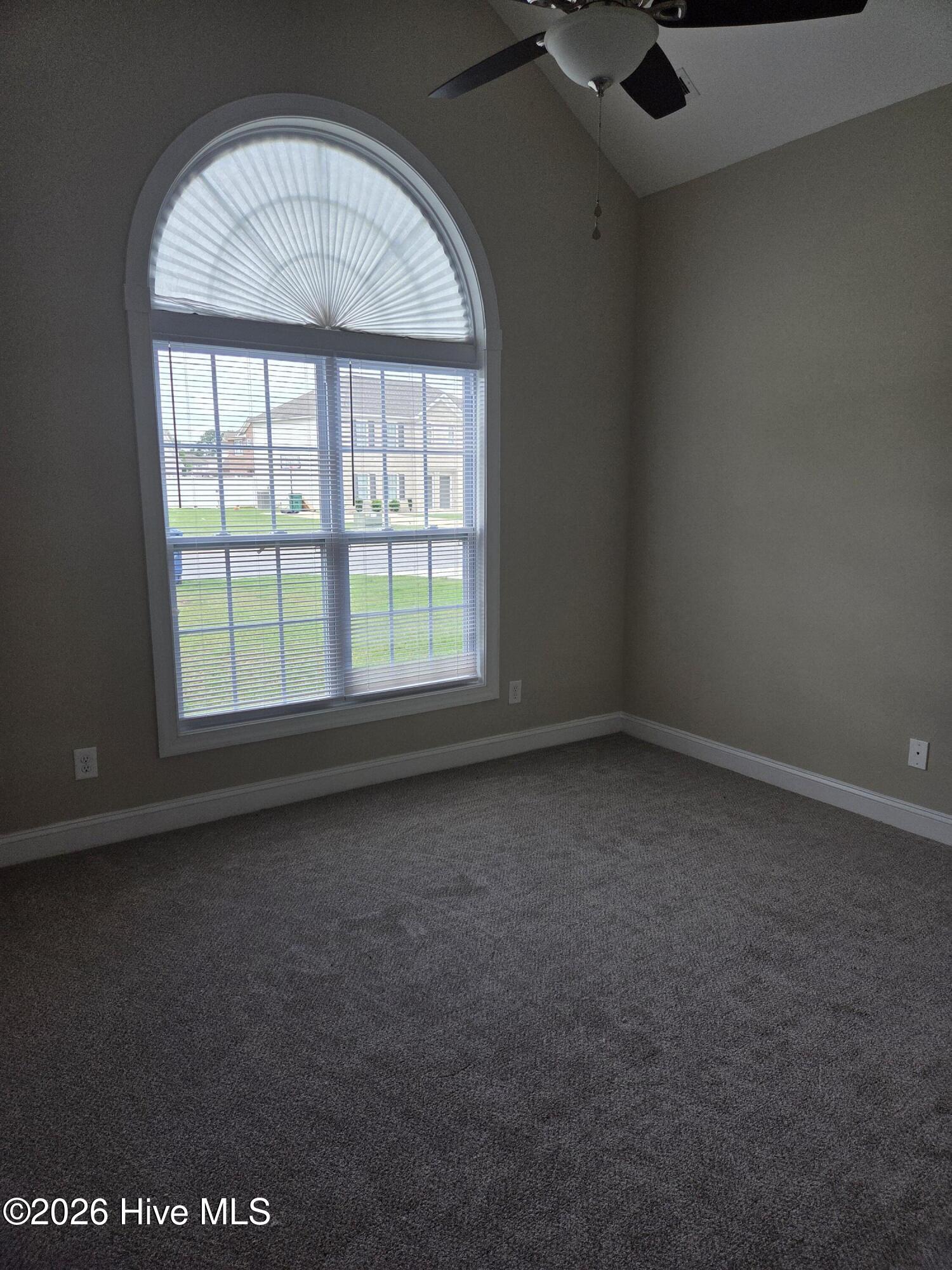 325 S Pointe Drive B Property Photo 6