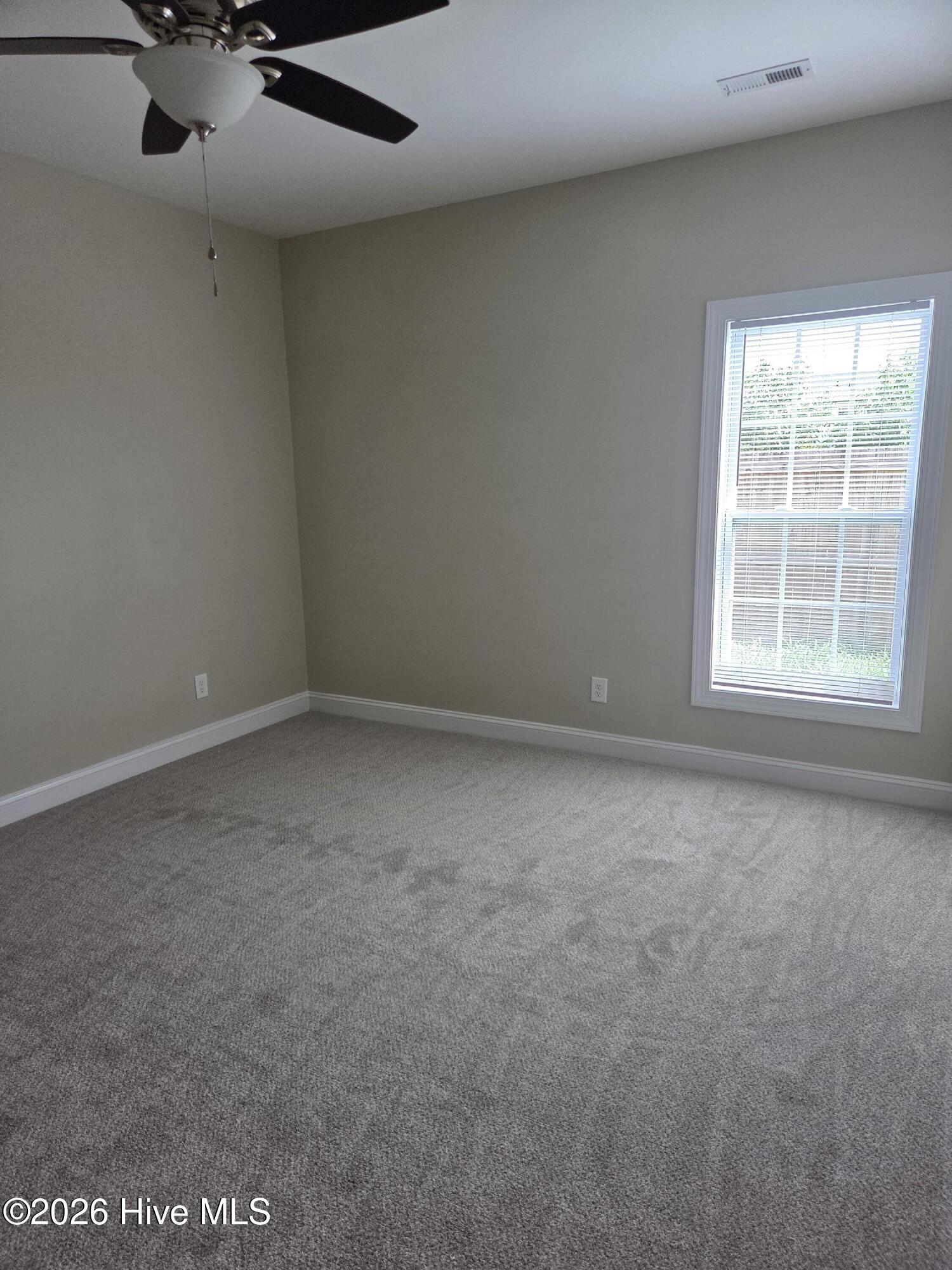 325 S Pointe Drive B Property Photo 11