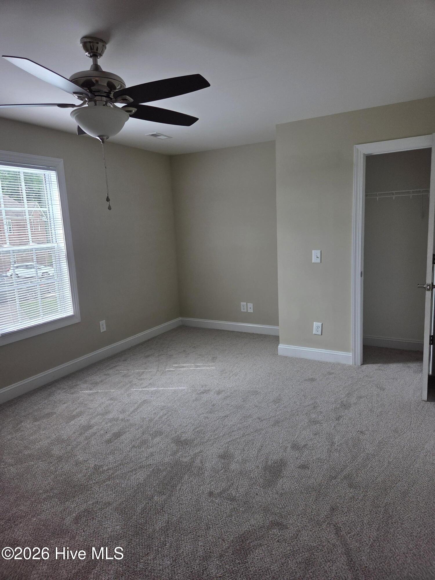 325 S Pointe Drive B Property Photo 16