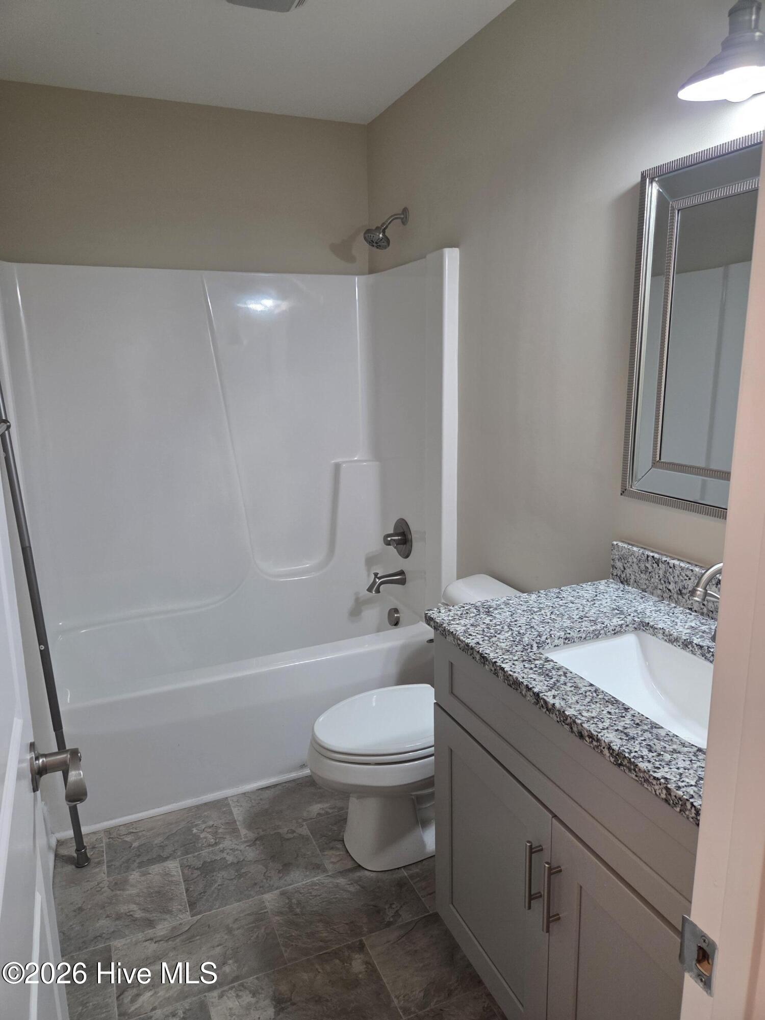 325 S Pointe Drive B Property Photo 17