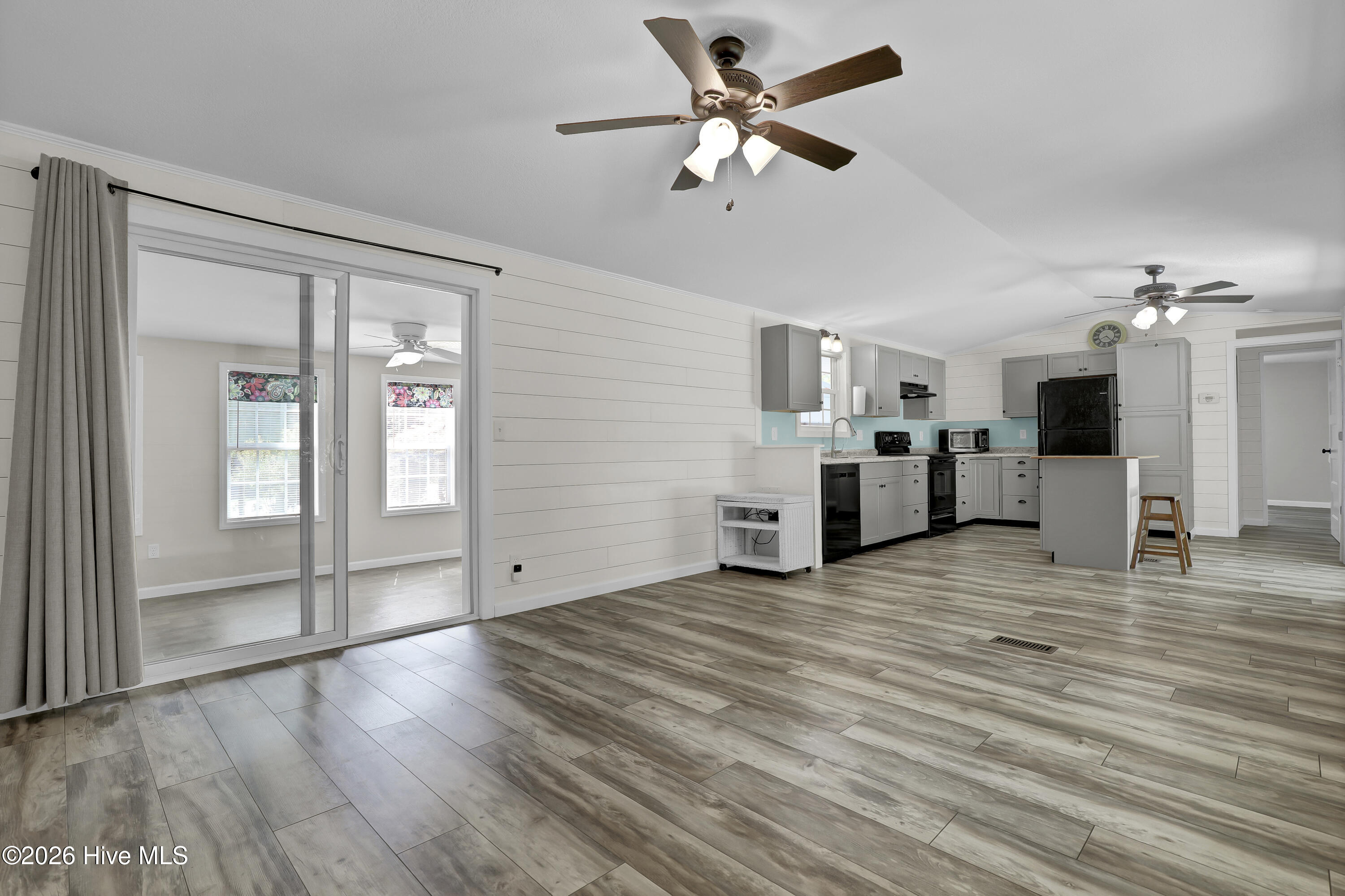 714 Cedar Avenue Property Photo 18
