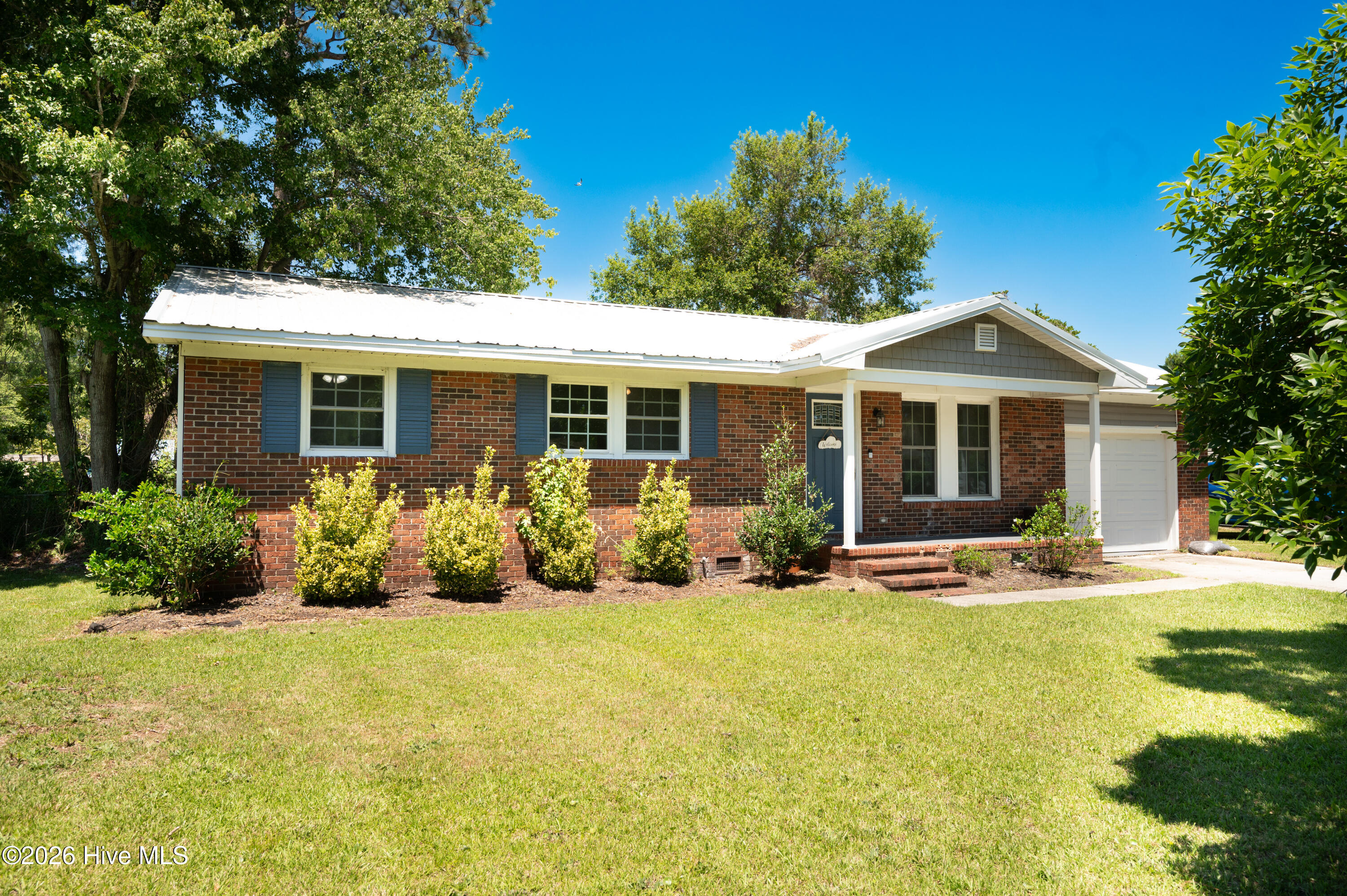 218 Forest View Drive Property Photo 3