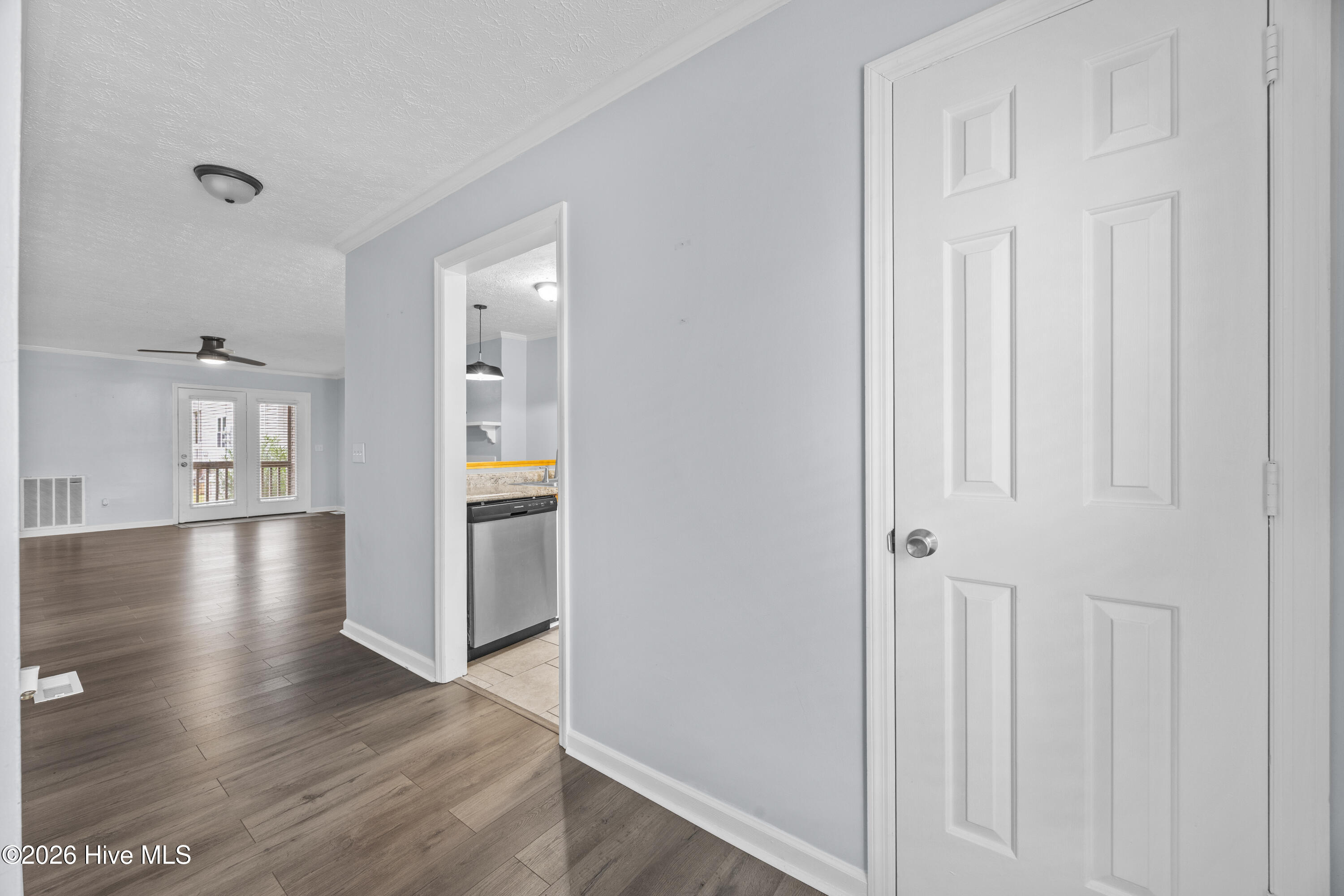 1823 Savannah Court B3 Property Photo 7