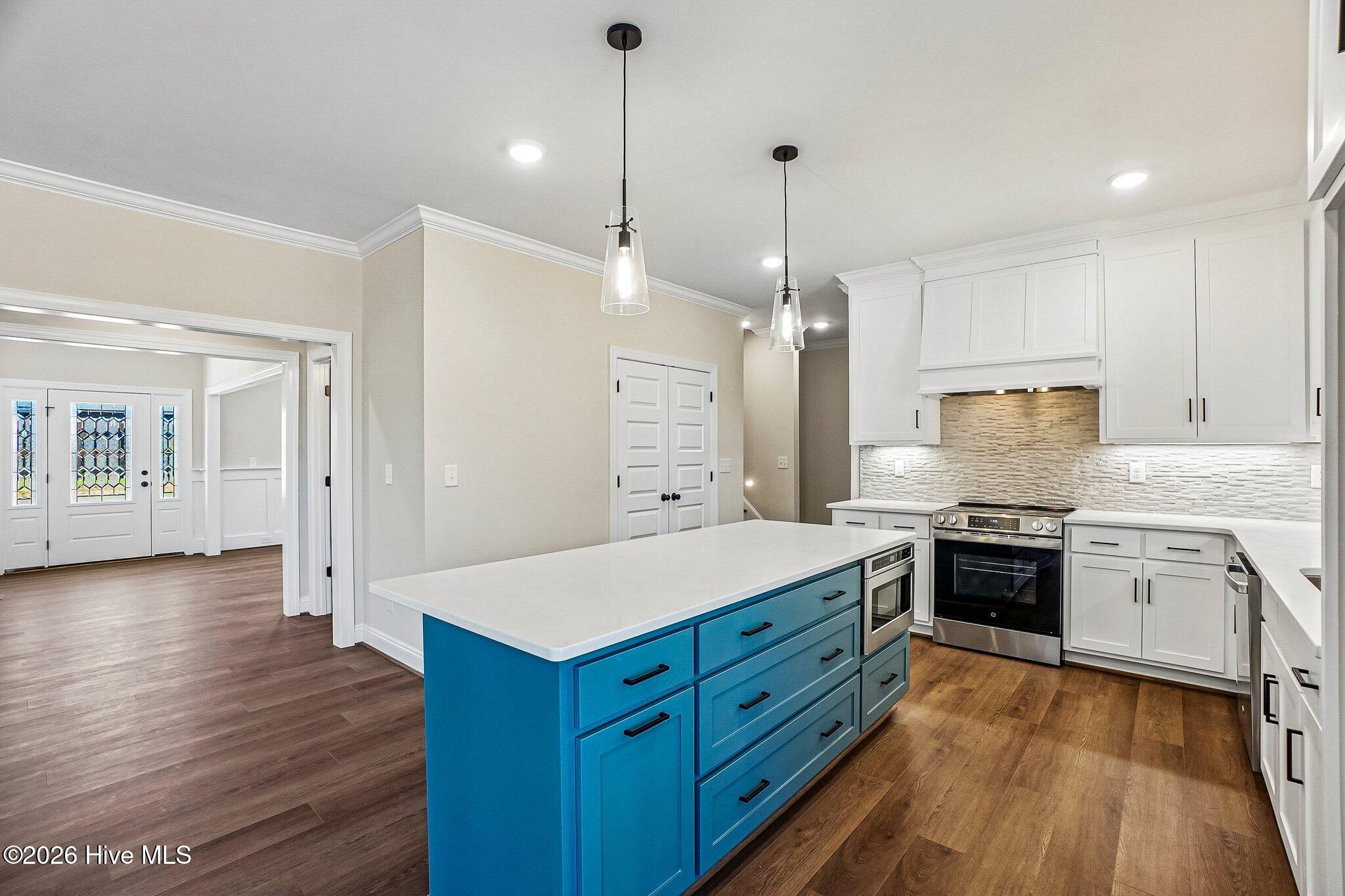 7348 Huckleberry Drive Property Photo 14