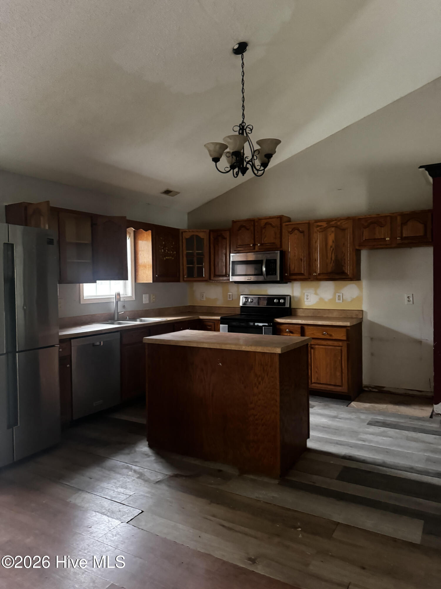 111 Quail Creek Drive Property Photo 5
