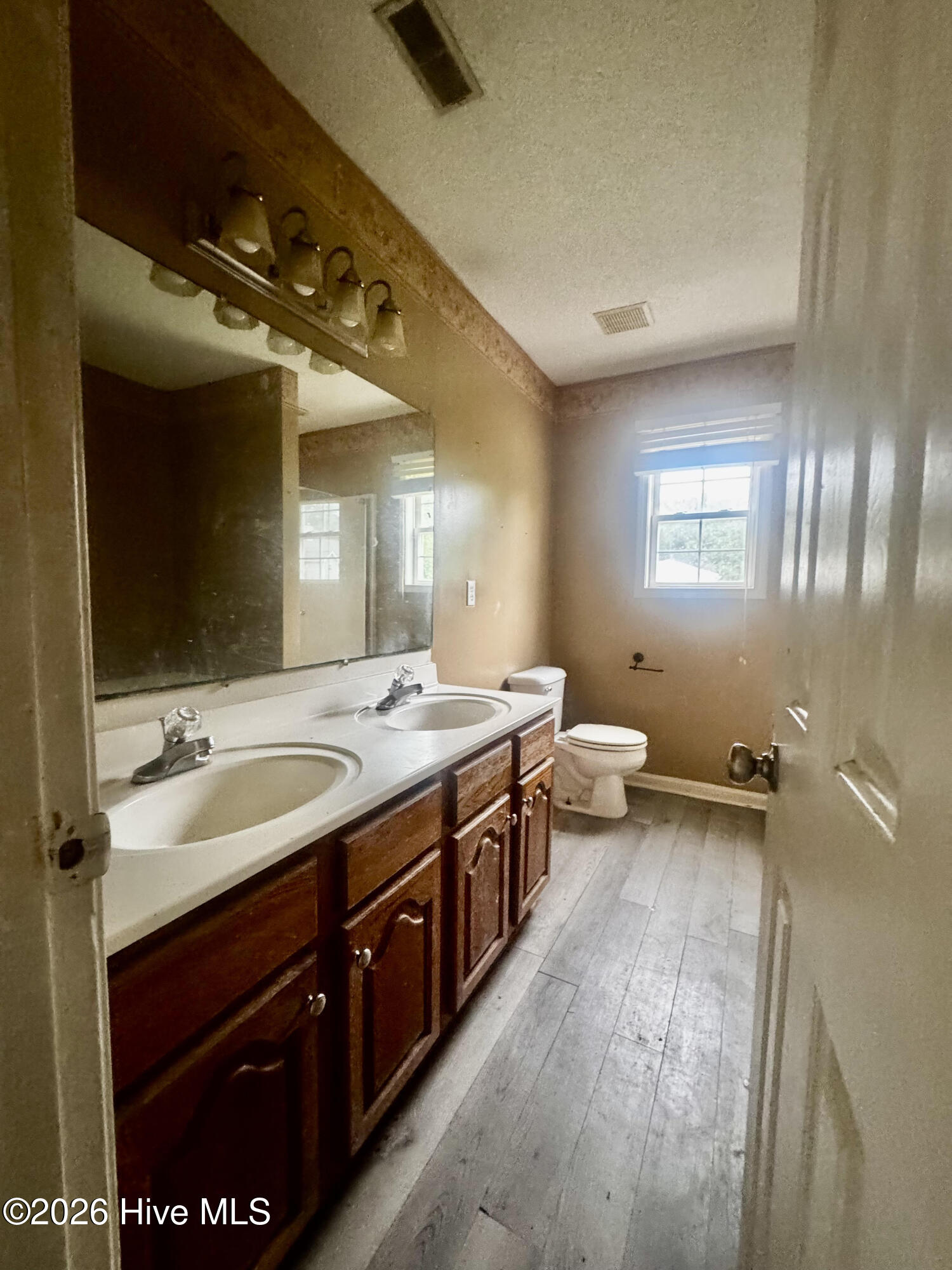 111 Quail Creek Drive Property Photo 12