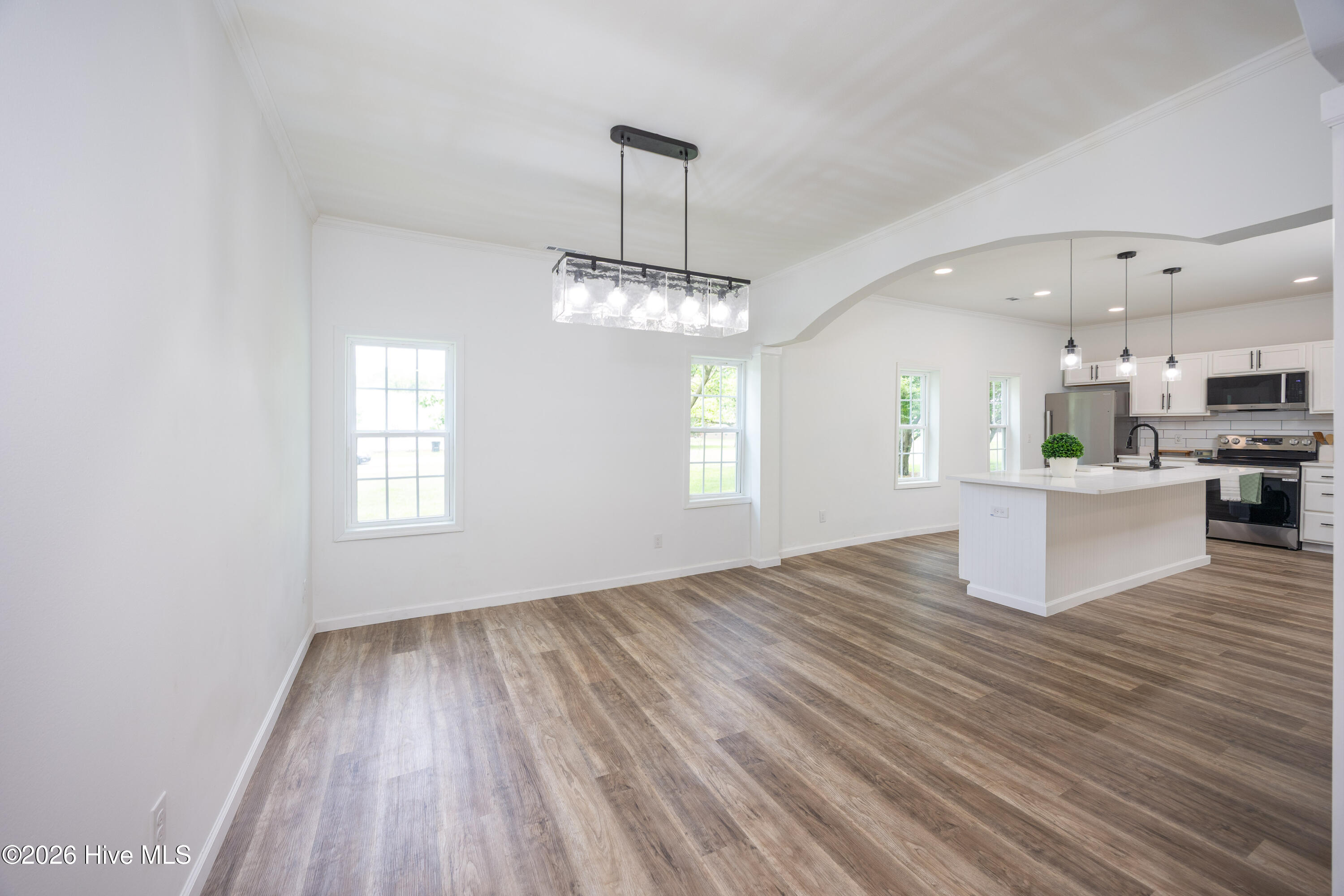309 Stetson Street Property Photo 9