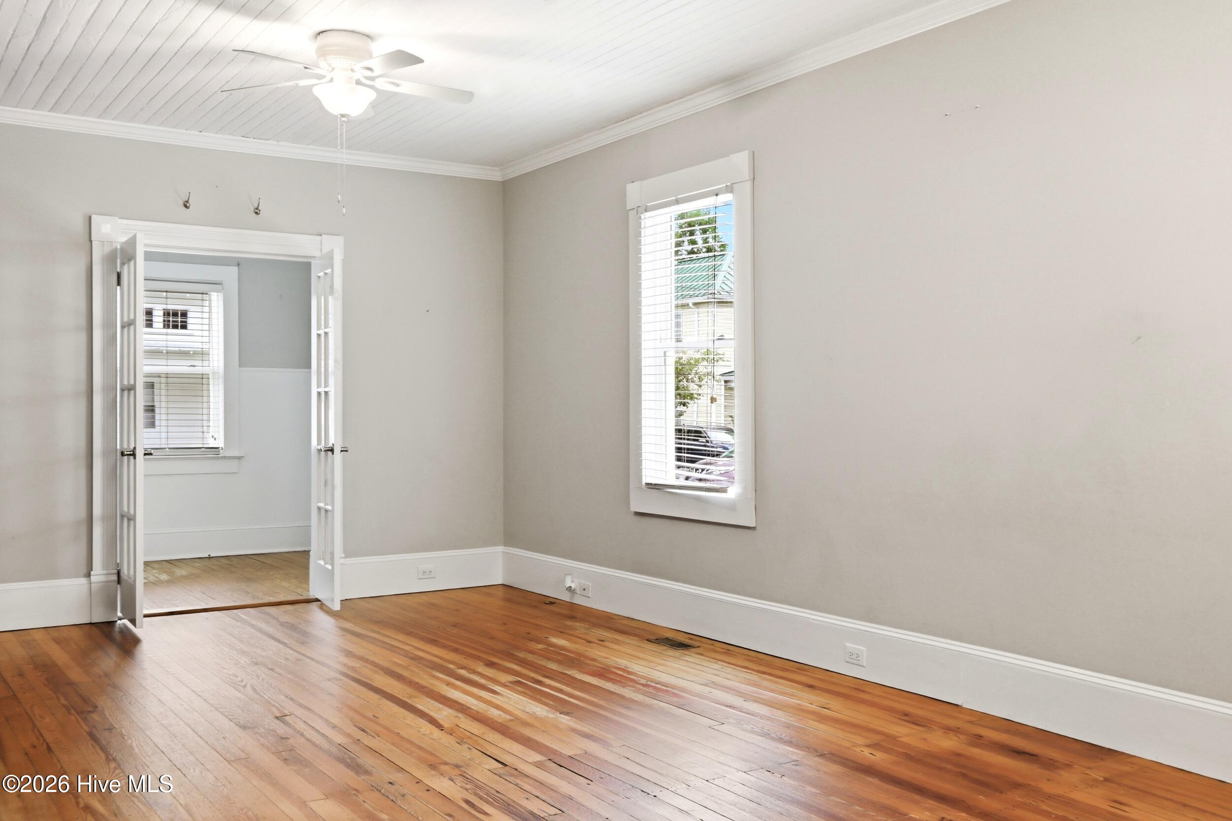 307 Avenue B Property Photo 9