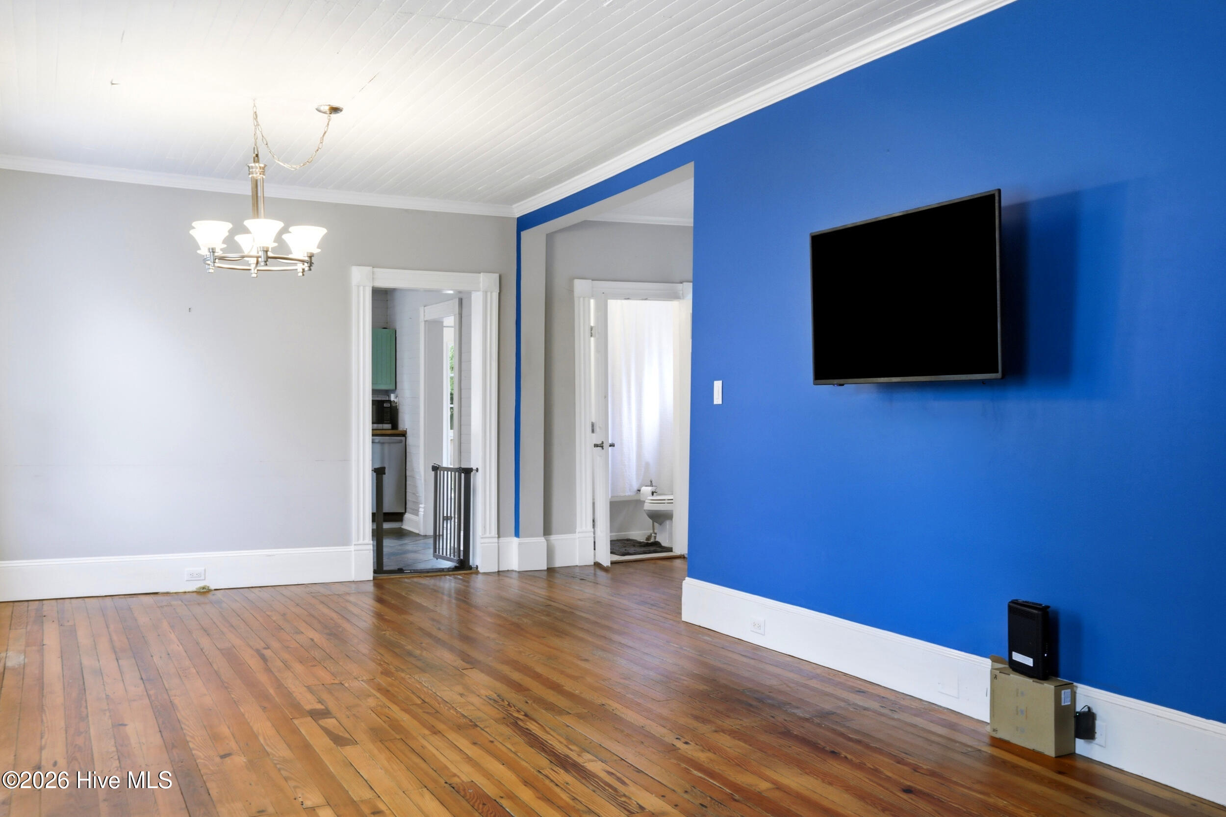 307 Avenue B Property Photo 10