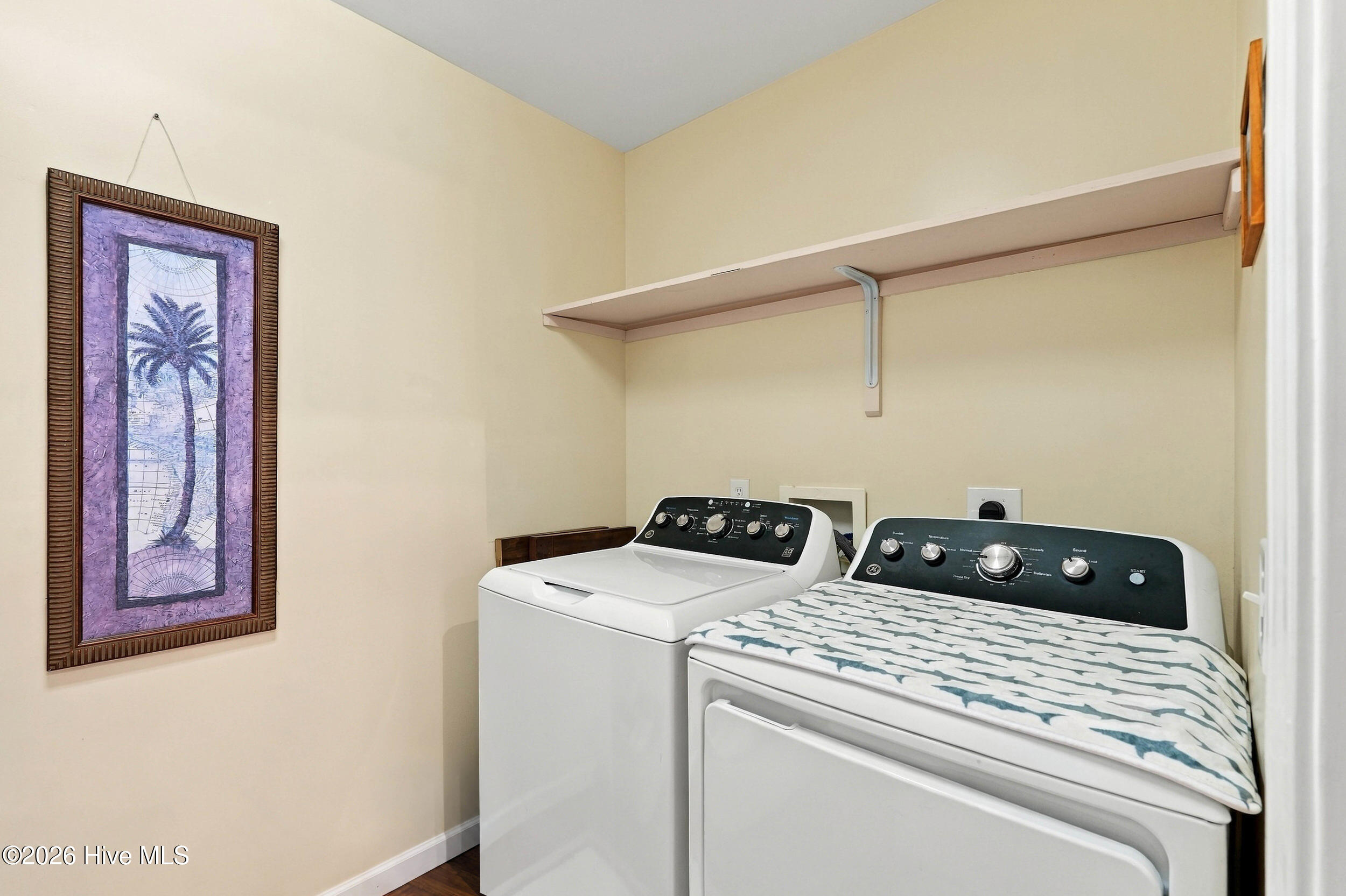 2008 E Oak Island Drive Property Photo 34