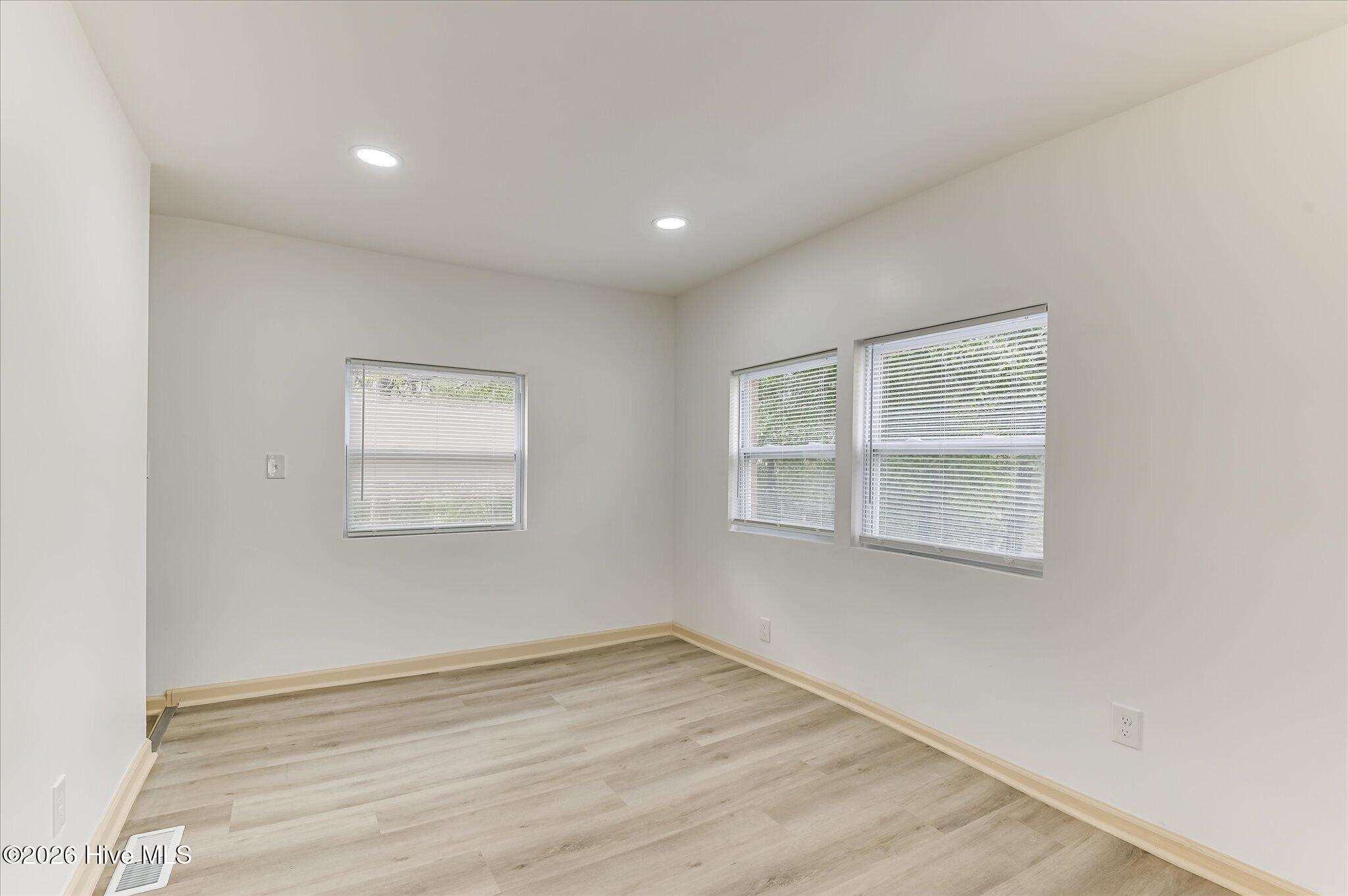 2432 N Carolina Avenue Property Photo 12