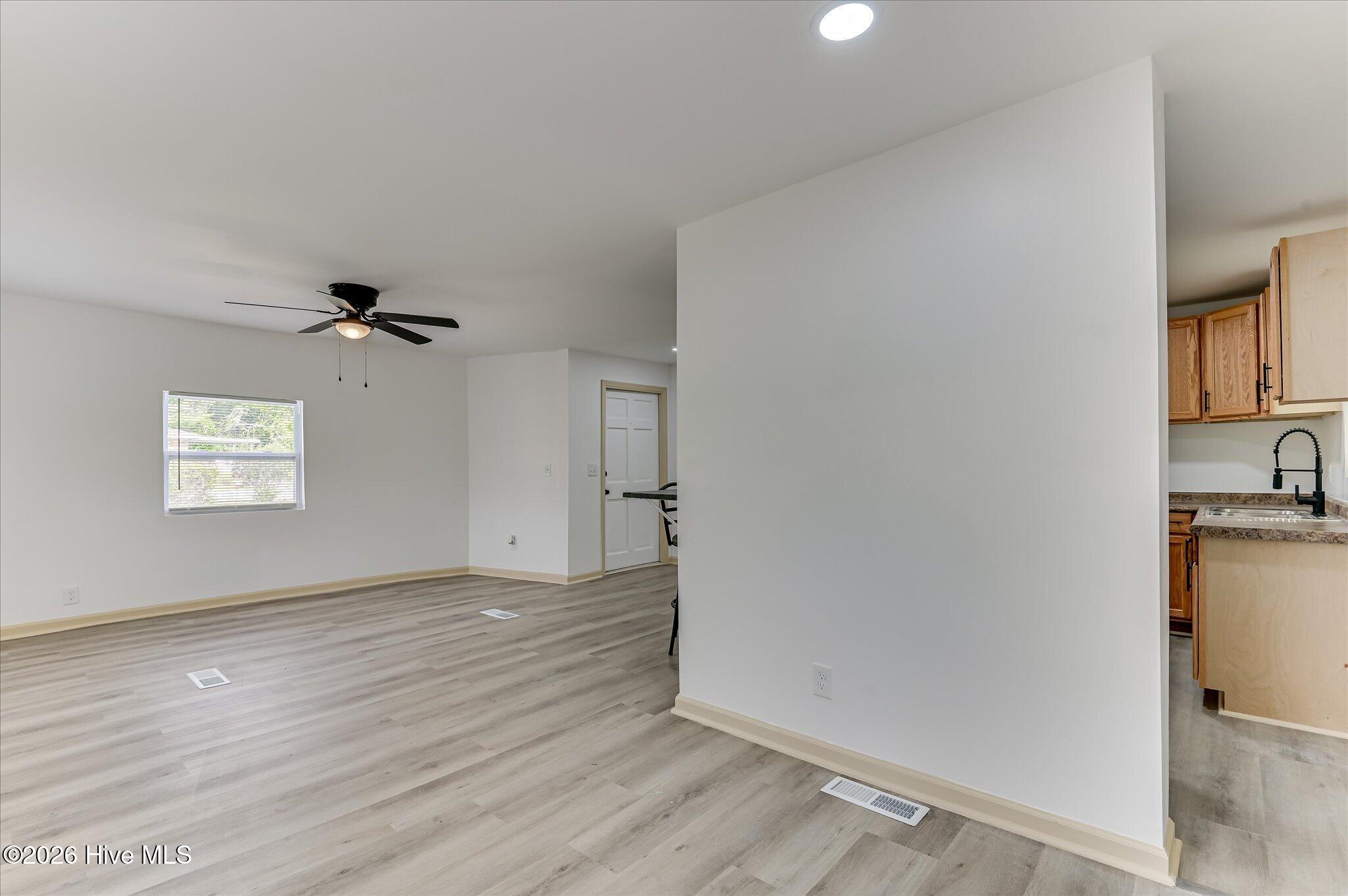 2432 N Carolina Avenue Property Photo 13