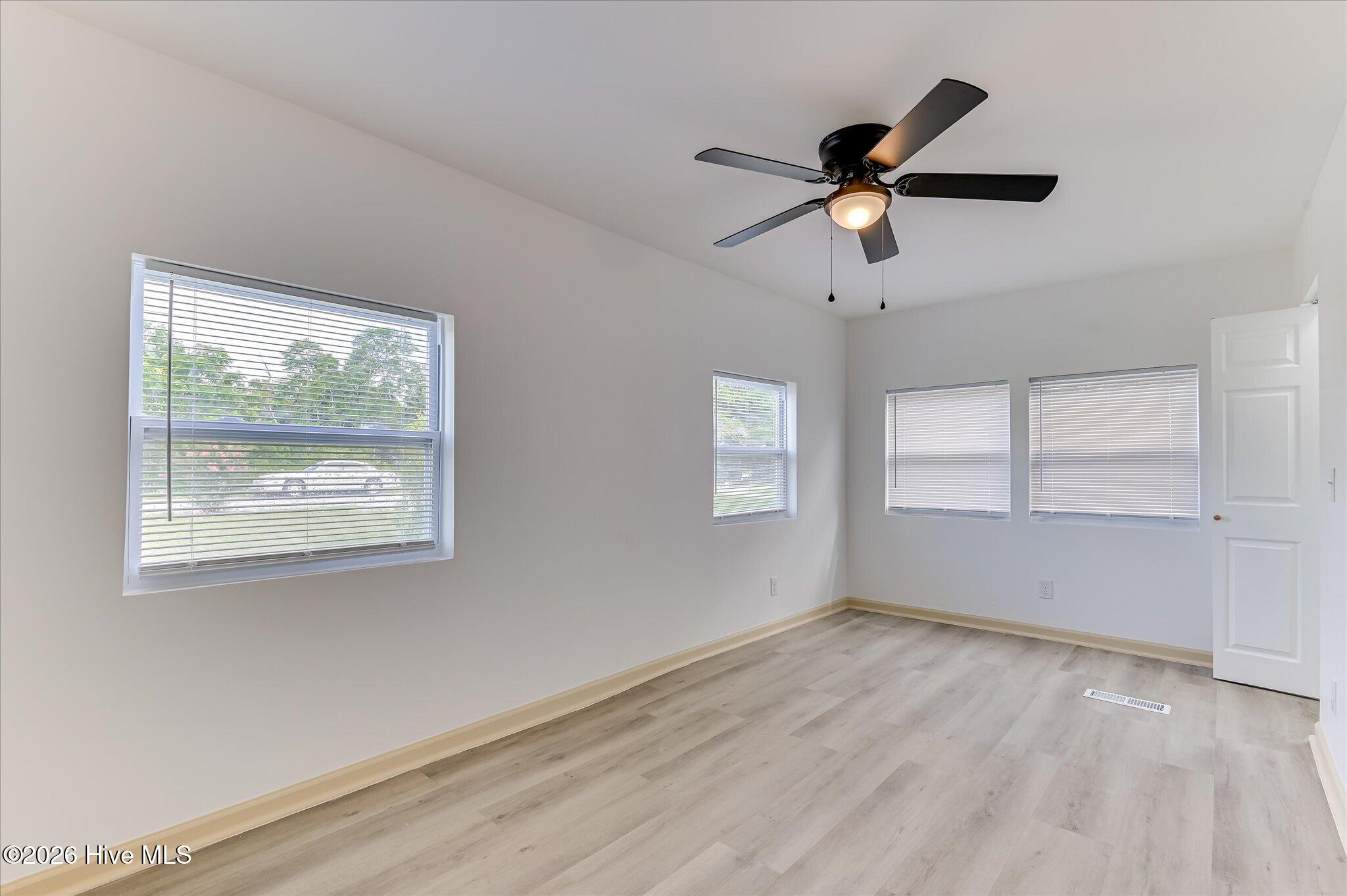 2432 N Carolina Avenue Property Photo 36