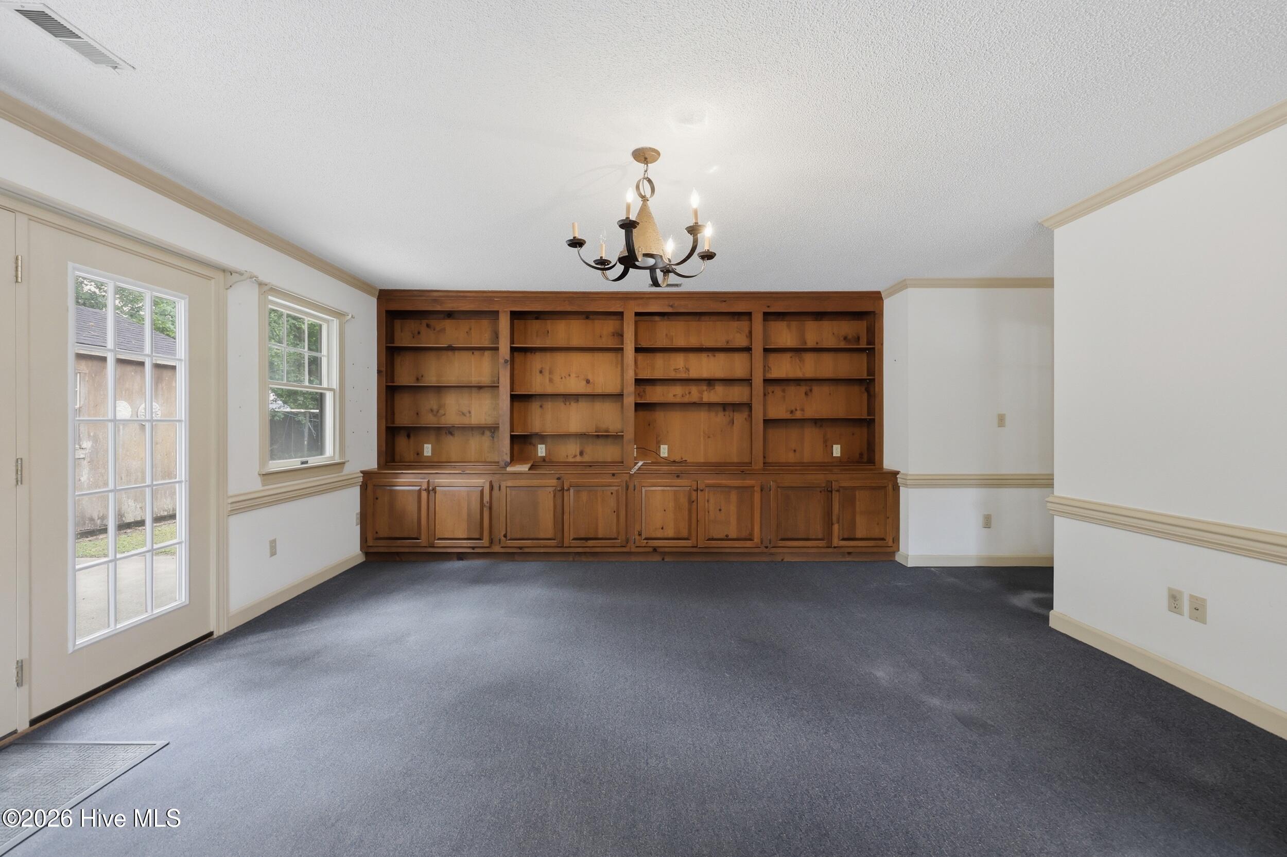 1615 Parkview Drive Property Photo 4