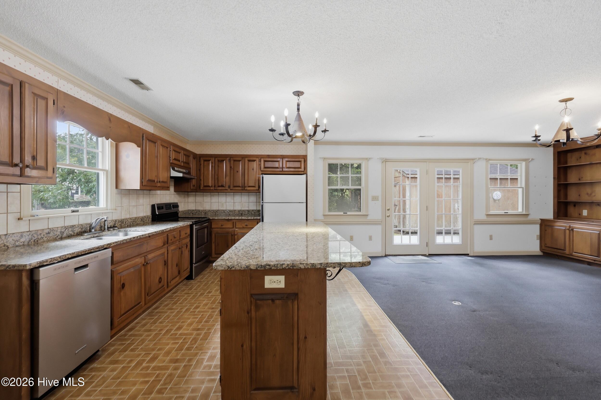 1615 Parkview Drive Property Photo 7