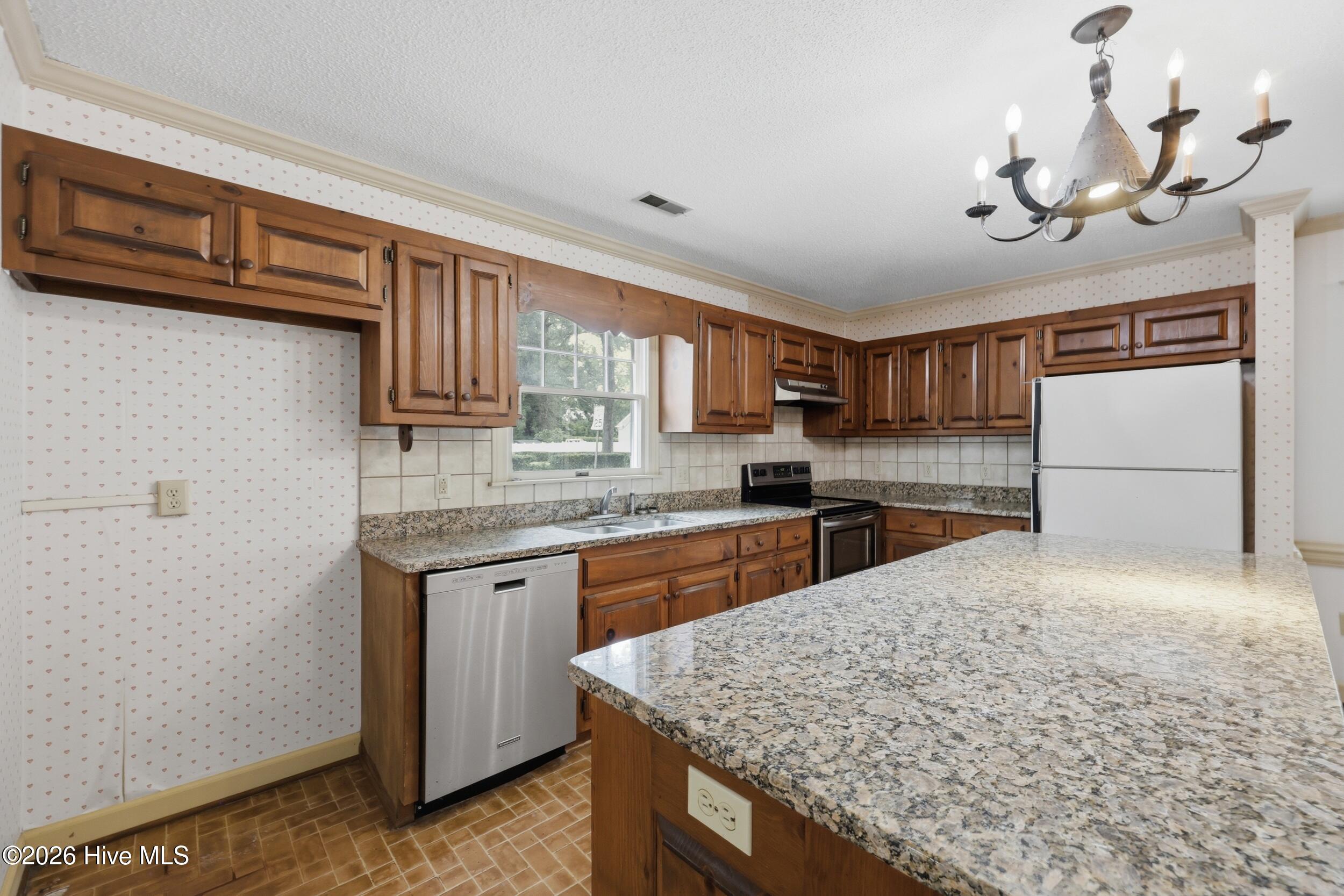 1615 Parkview Drive Property Photo 11