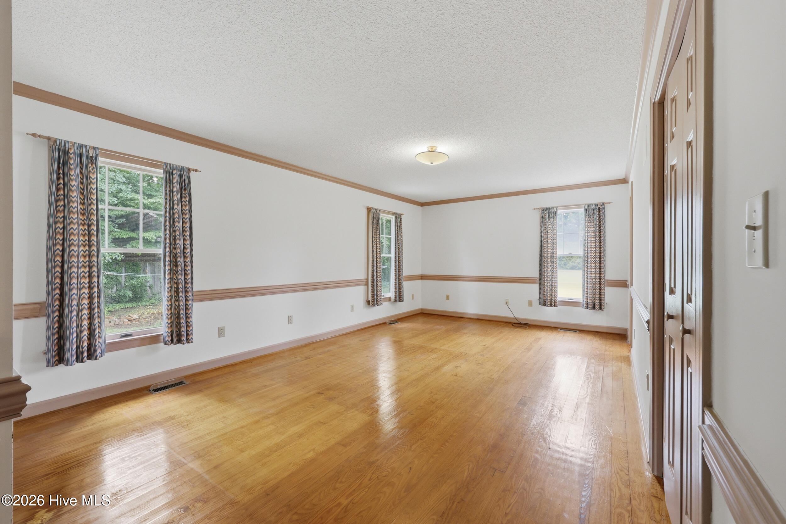 1615 Parkview Drive Property Photo 30