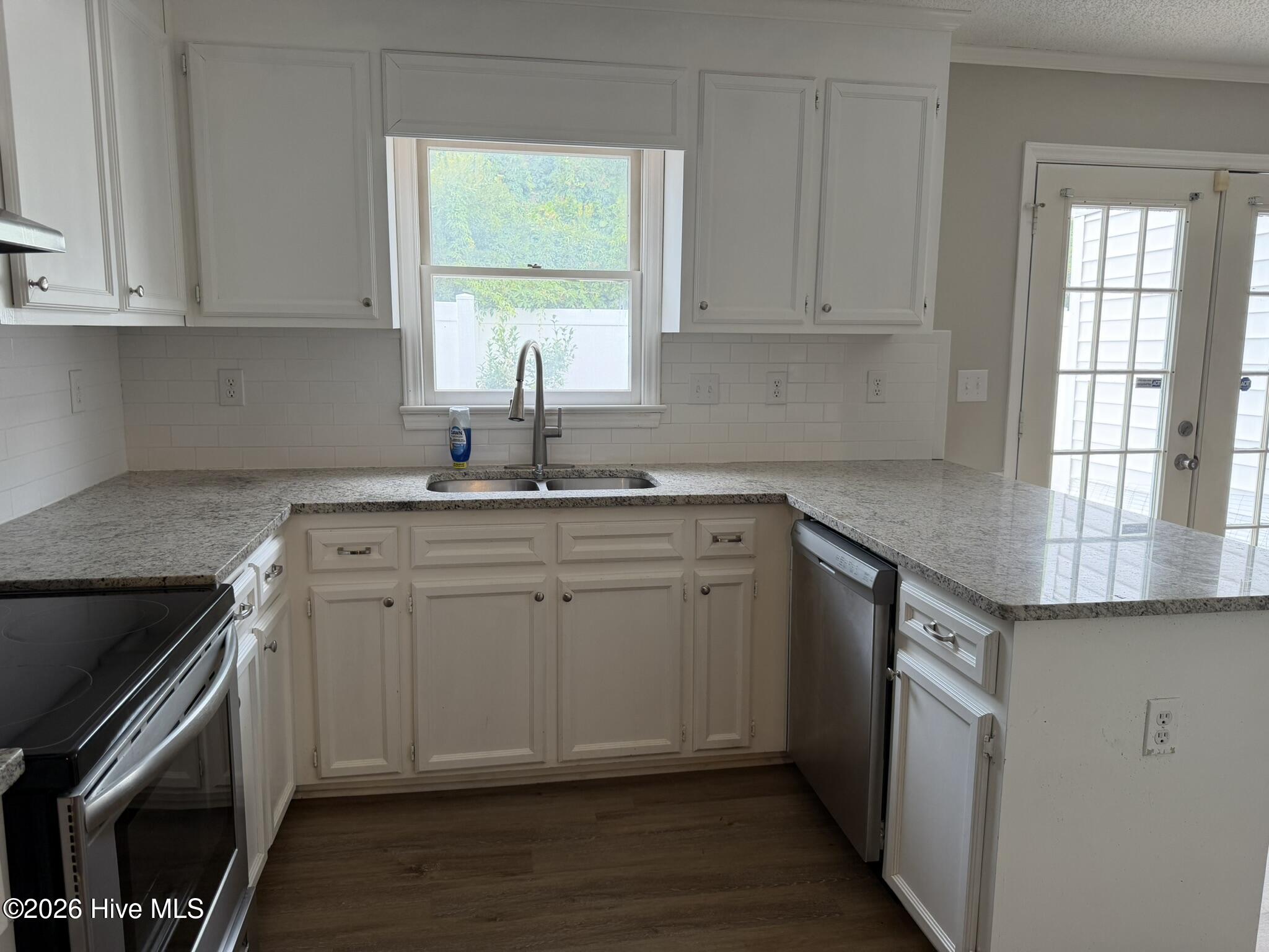 1101 Grovemont Drive A8 Property Photo 4