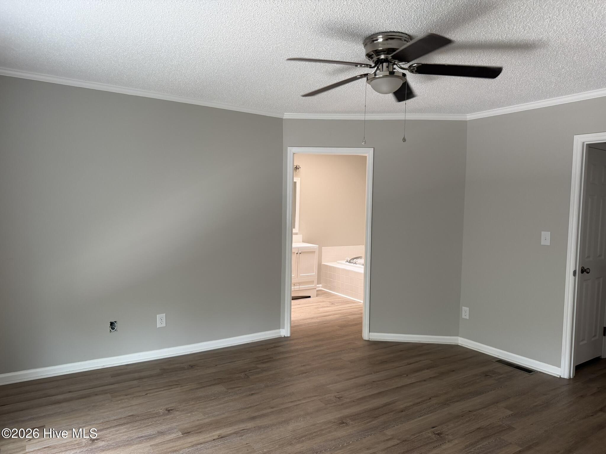 1101 Grovemont Drive A8 Property Photo 18