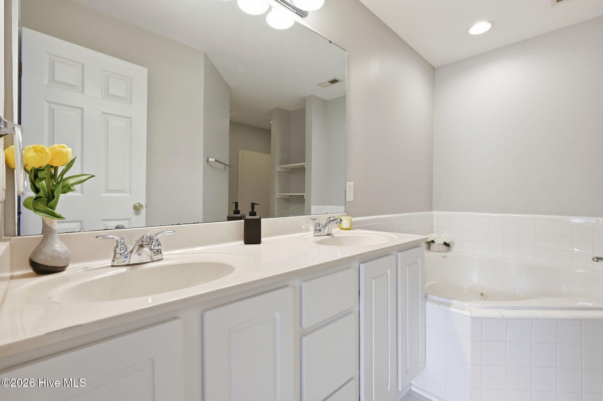 2225 Locksley Woods Drive F Property Photo 24